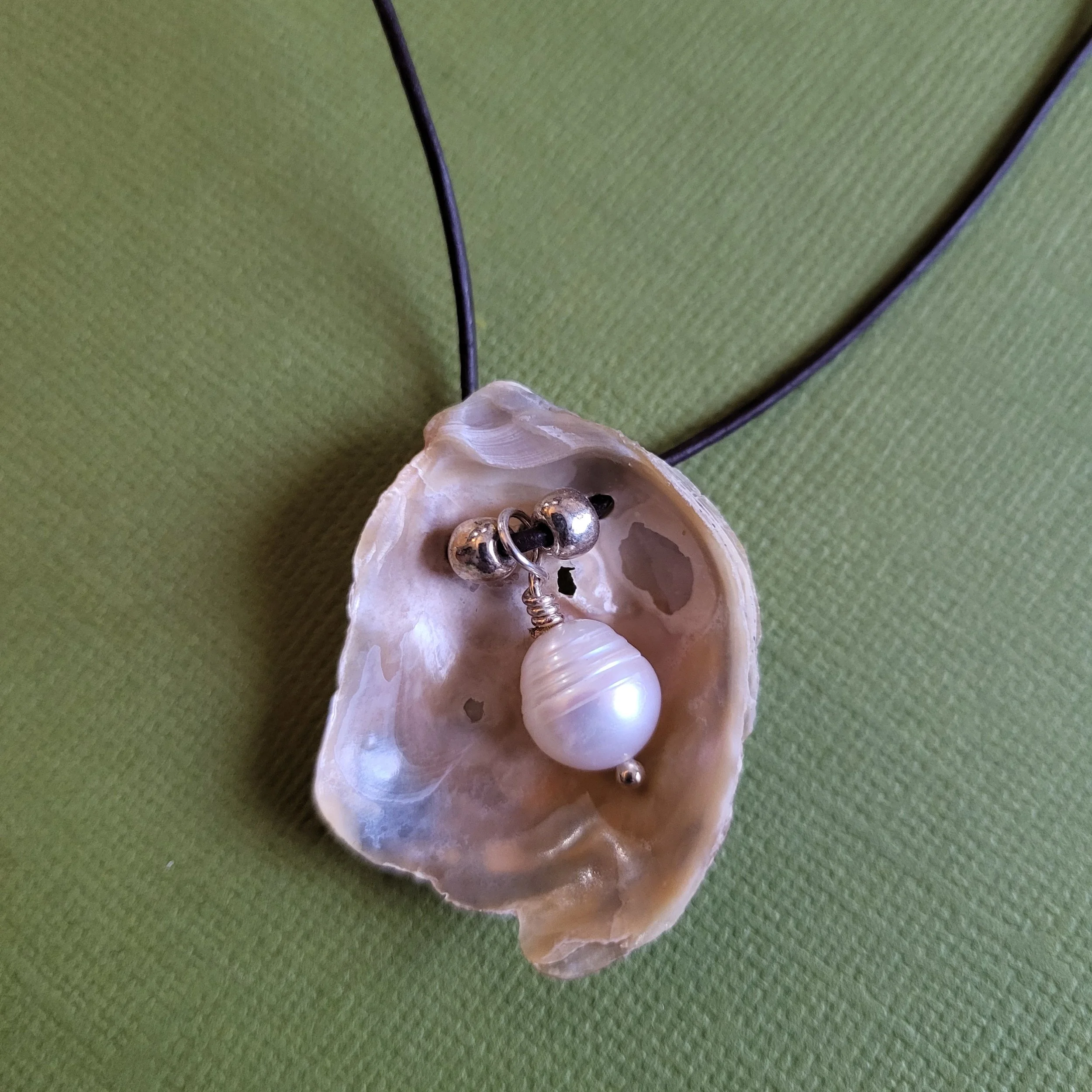 necklace-oyster-detail-a.jpg