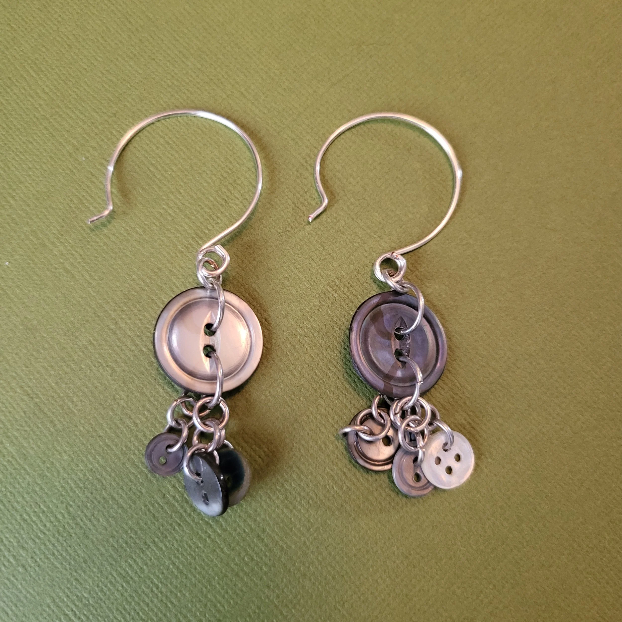 necklace set-circle of buttons-details-c.jpg