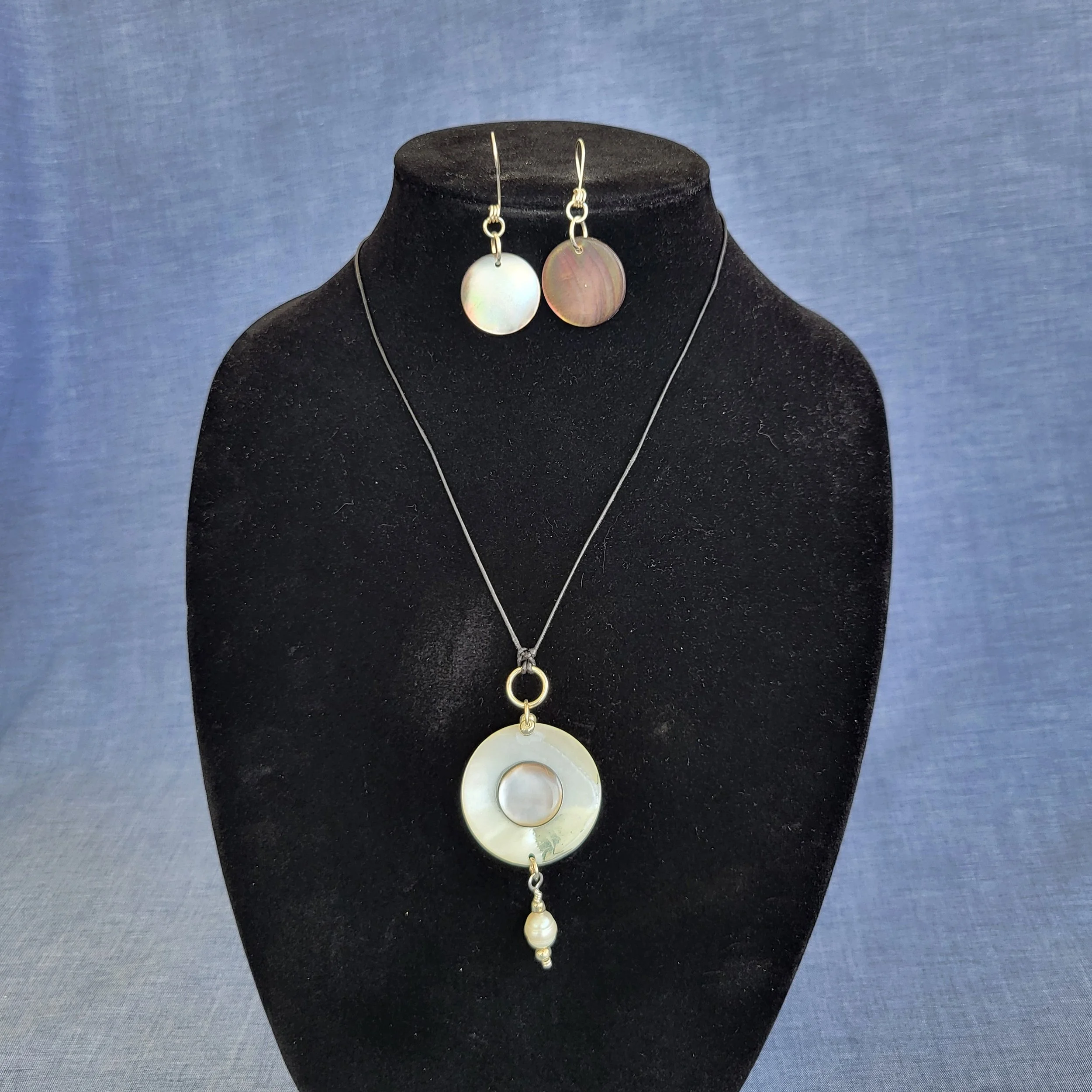 circle of buttons-form.jpg