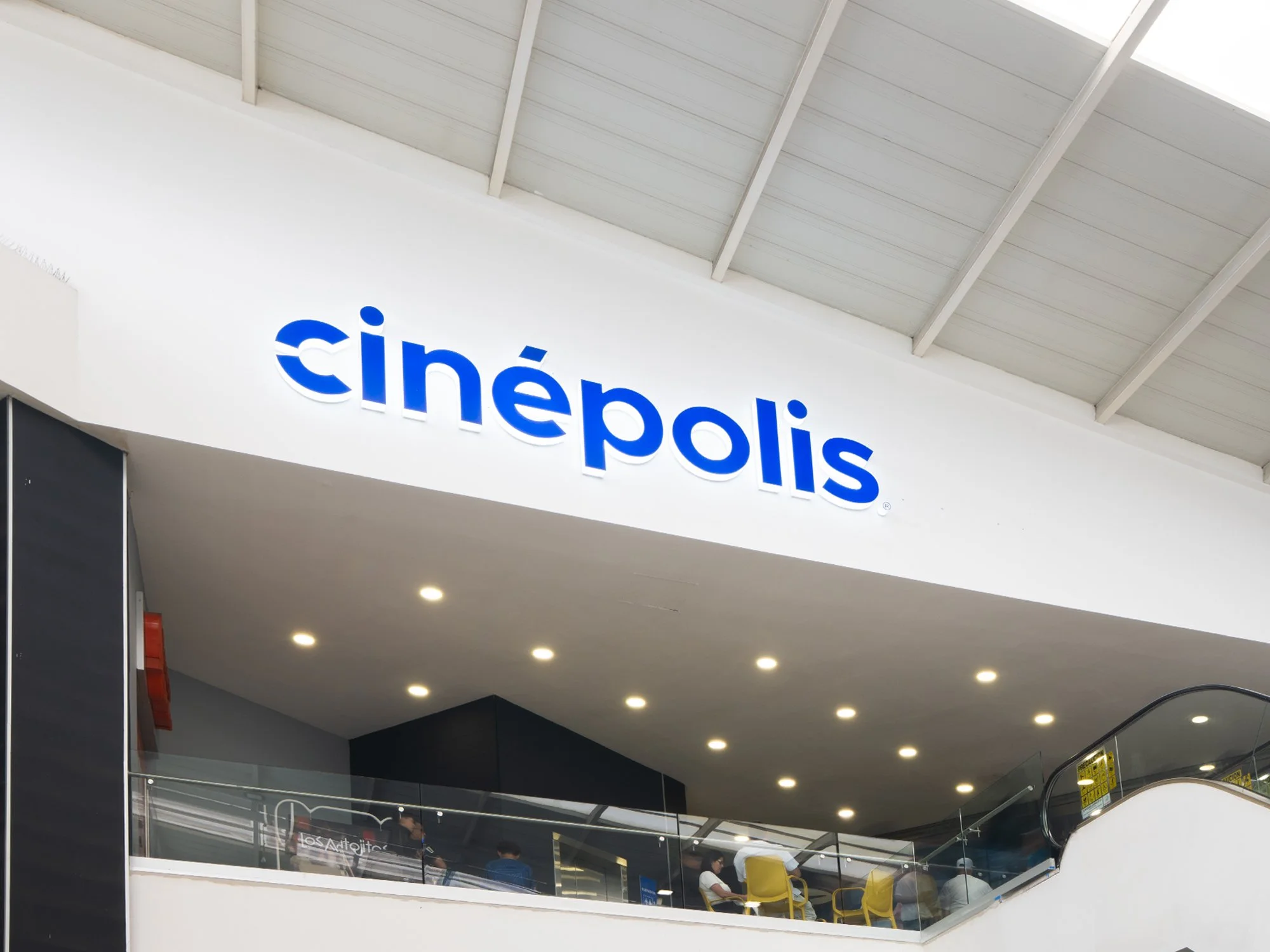 244cinepolis-a.jpg