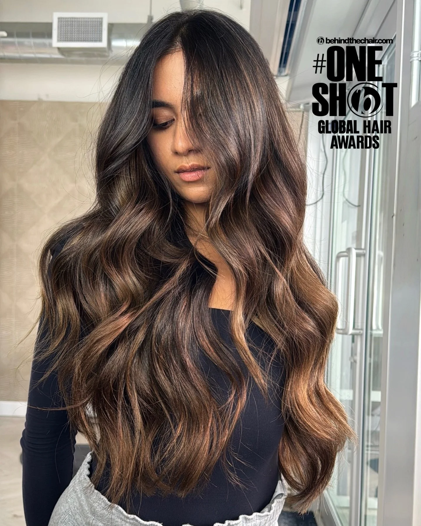 Bronzie Brunette🤎

A bronze drip warm balayage built on her natural brunette hair. 
Added warmth and contrast while keeping everything soft and low-maintenance.
No extensions, just hand paint placement

#btconeshot2026_warmbalayage
@oneshothairaward