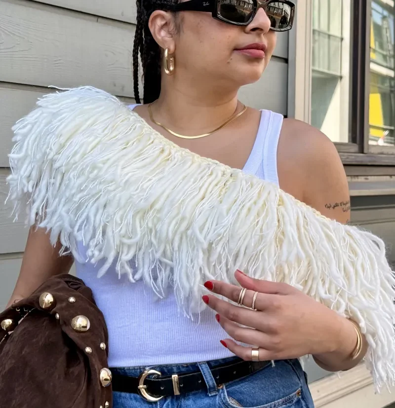Off-shoulder fringe top