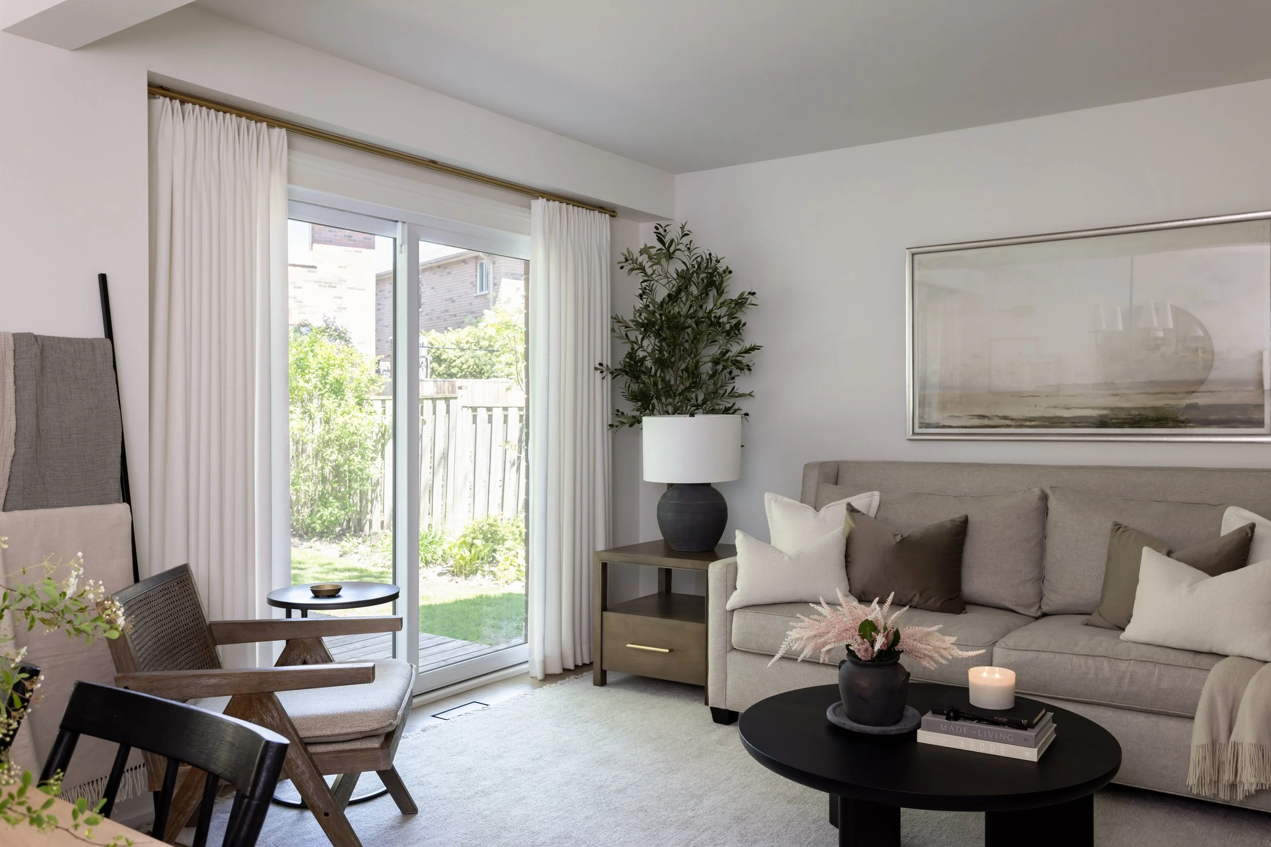 BirchPointHomes-WynfordPlace-Living-01.jpg