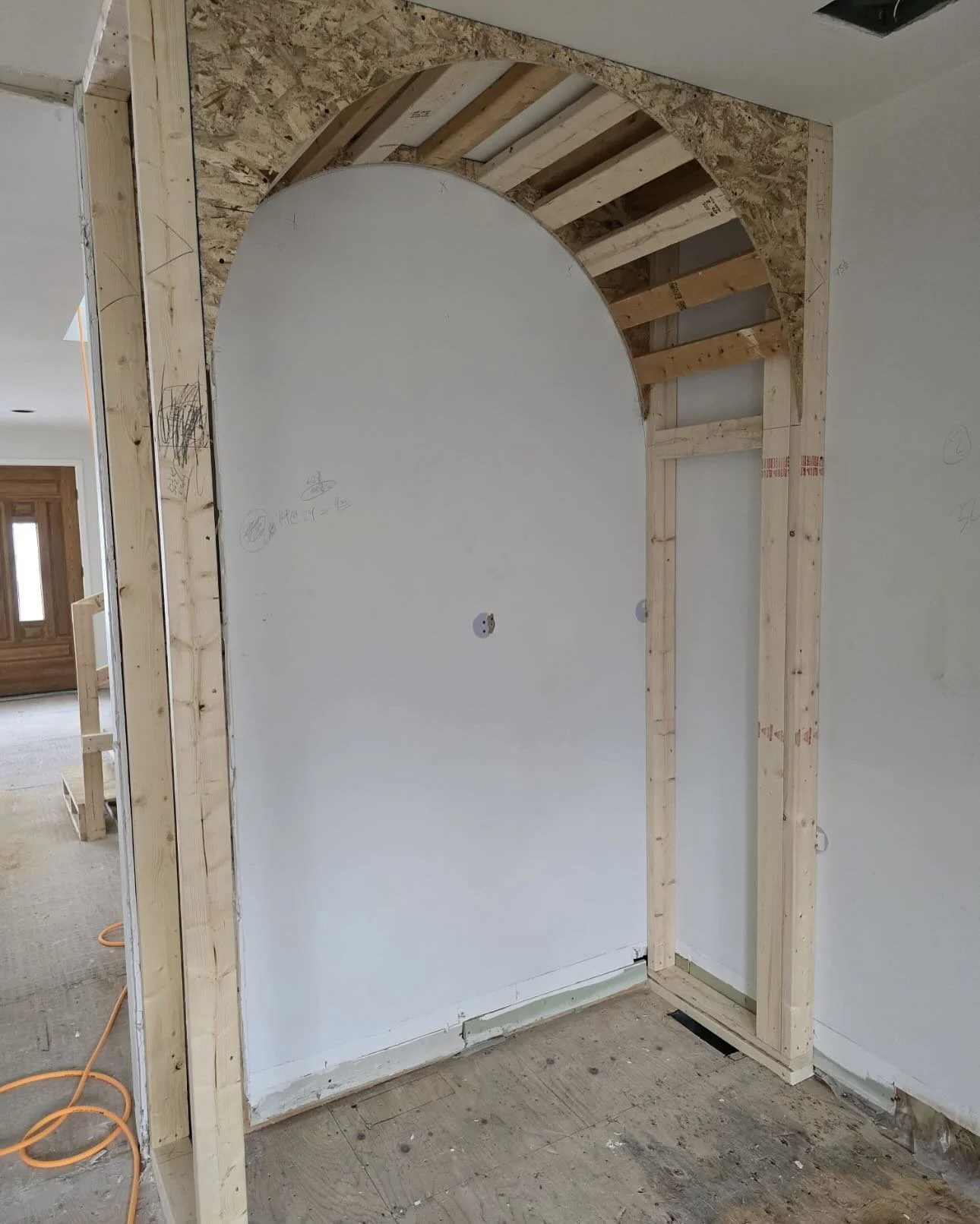 We&rsquo;re finishing off 2024 with something different! 

Our clients at Project Holborne wanted to incorporate arches into the design, so Shayla came up with this feature for the bar area (swipe to see her design concept 🤌🏼). Josh is finishing of