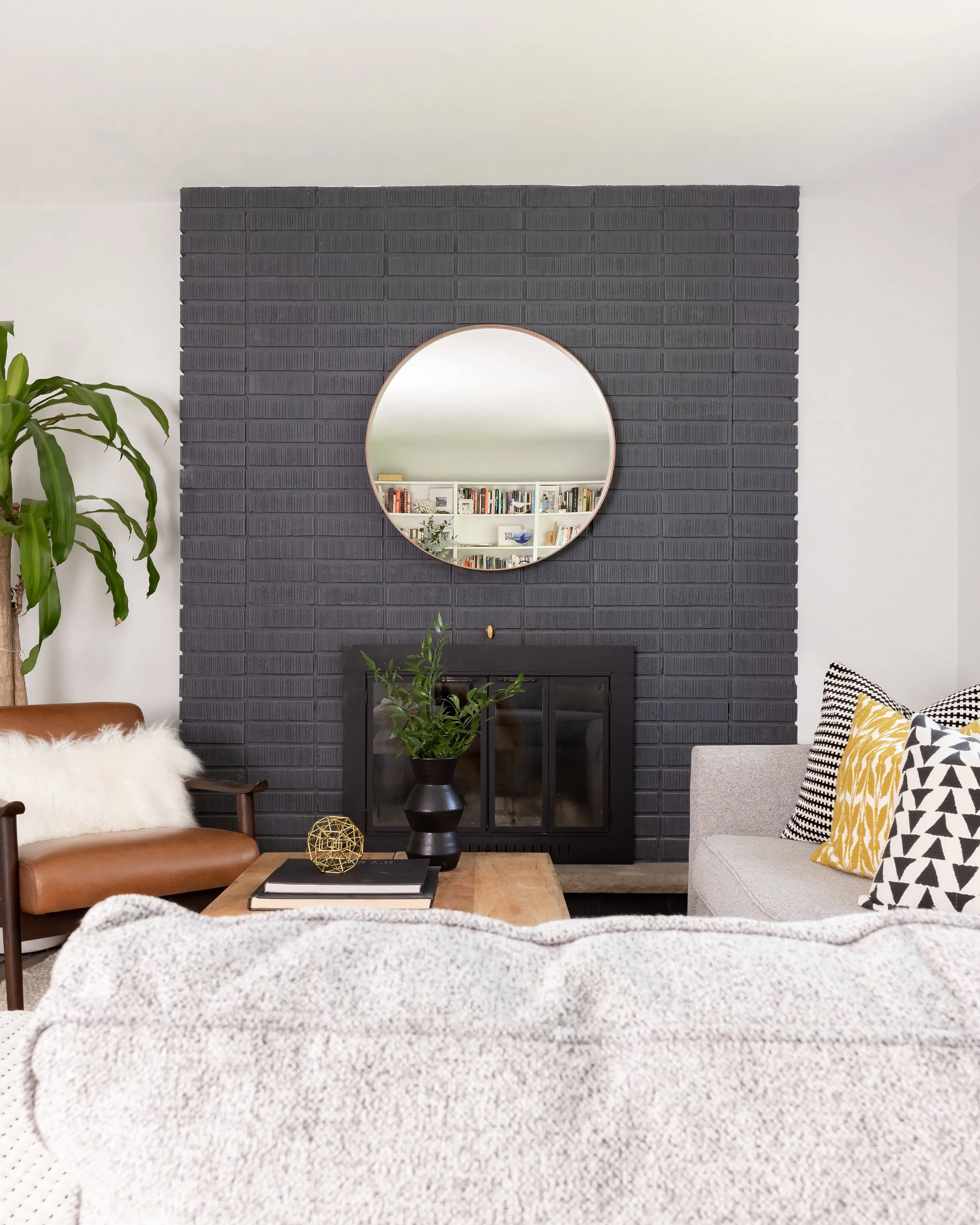 BirchPointHomes-Ingledale-FamilyRoom-04.jpg