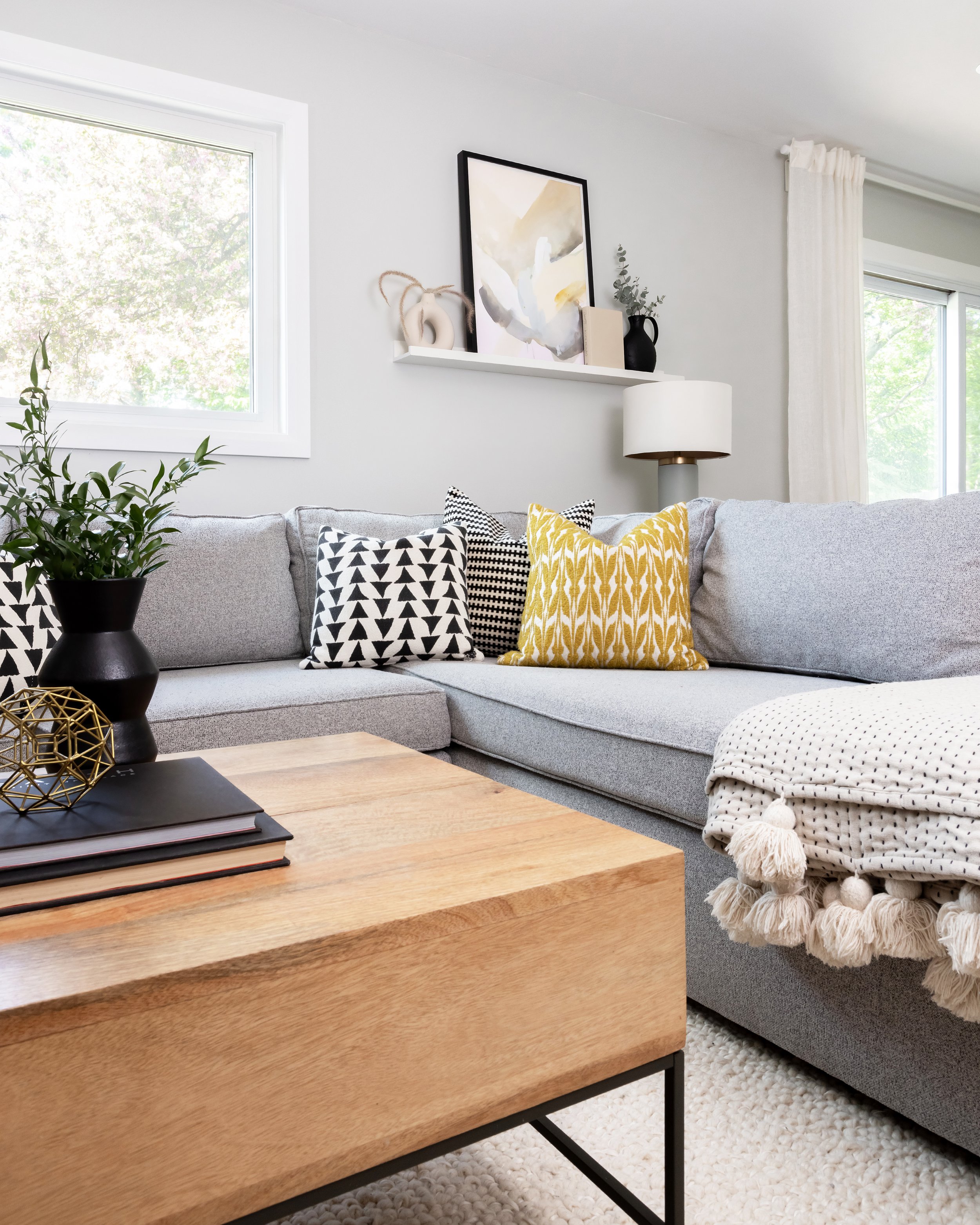 BirchPointHomes-Ingledale-FamilyRoom-08.jpg
