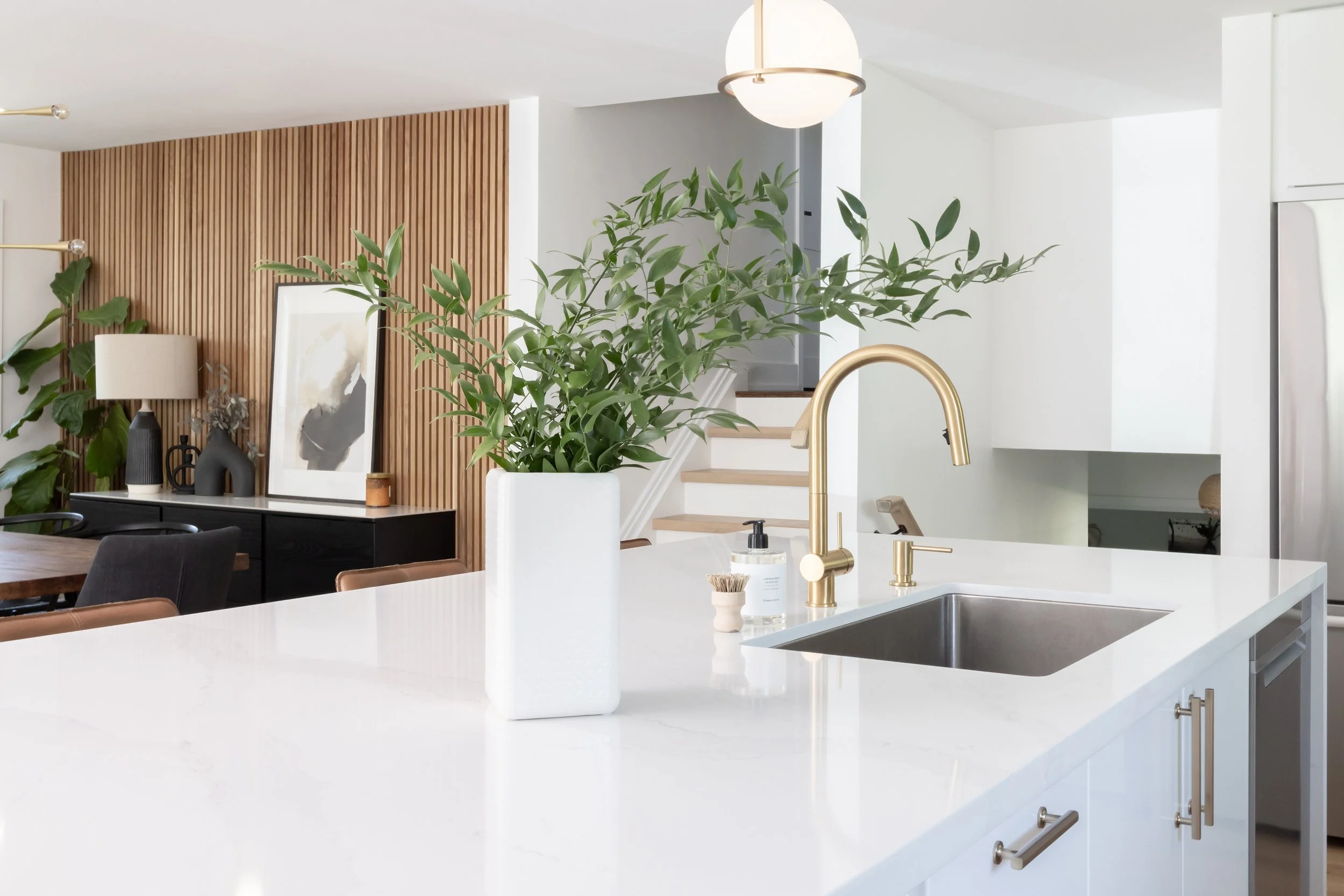 BirchPointHomes-Ingledale-Dining-01.jpg