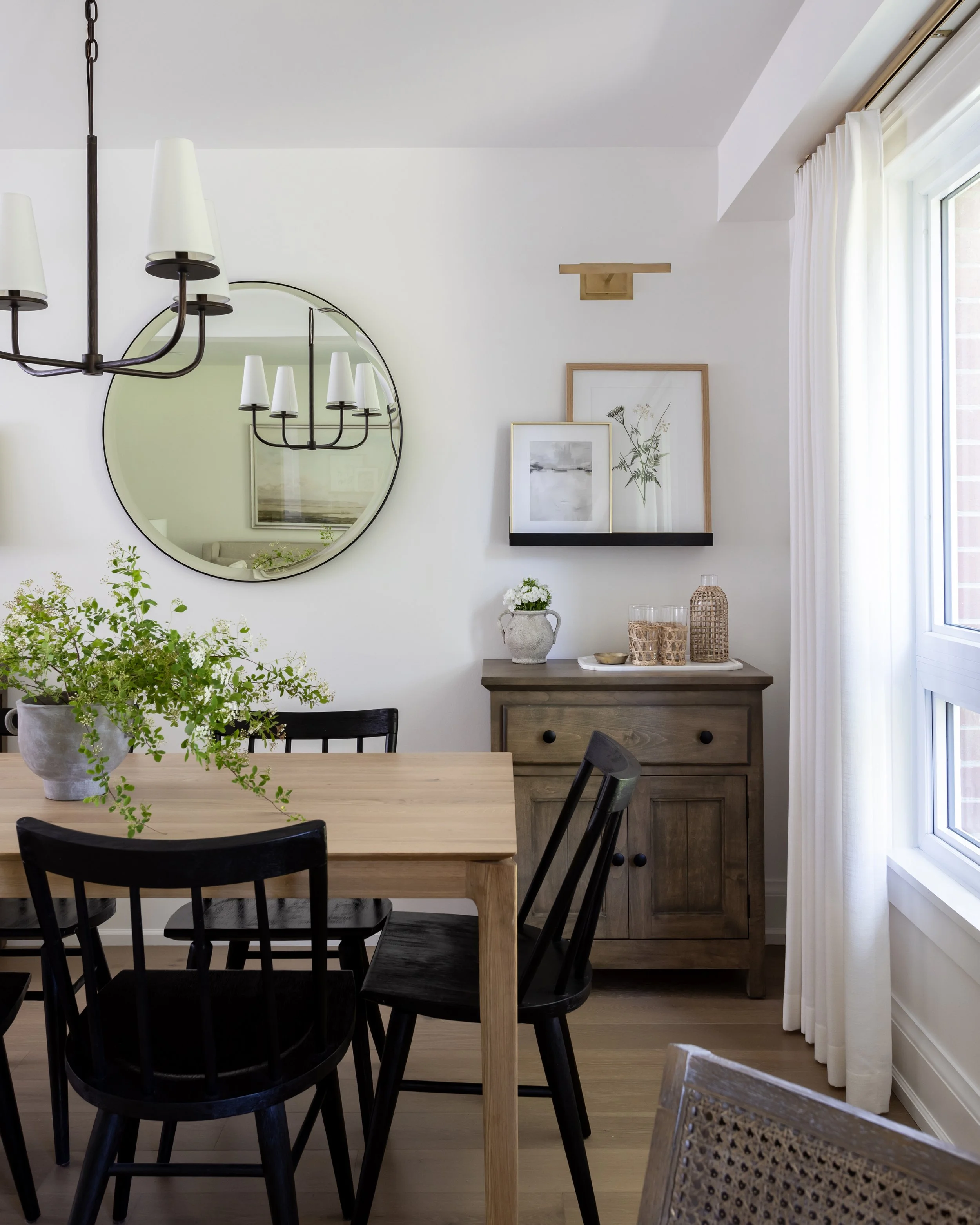 BirchPointHomes-WynfordPlace-Dining-08.jpg