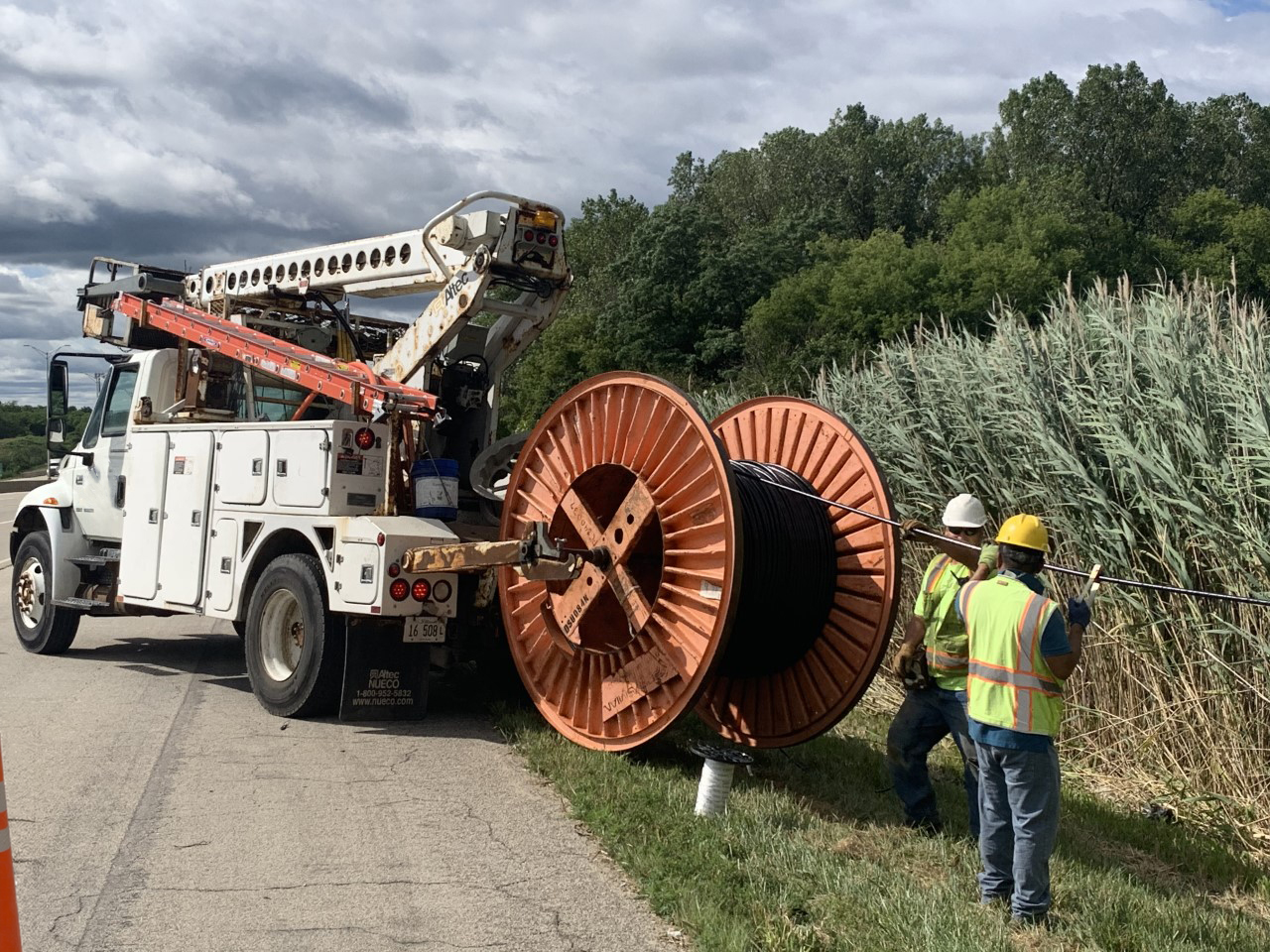 Middle-mile network fiber reel