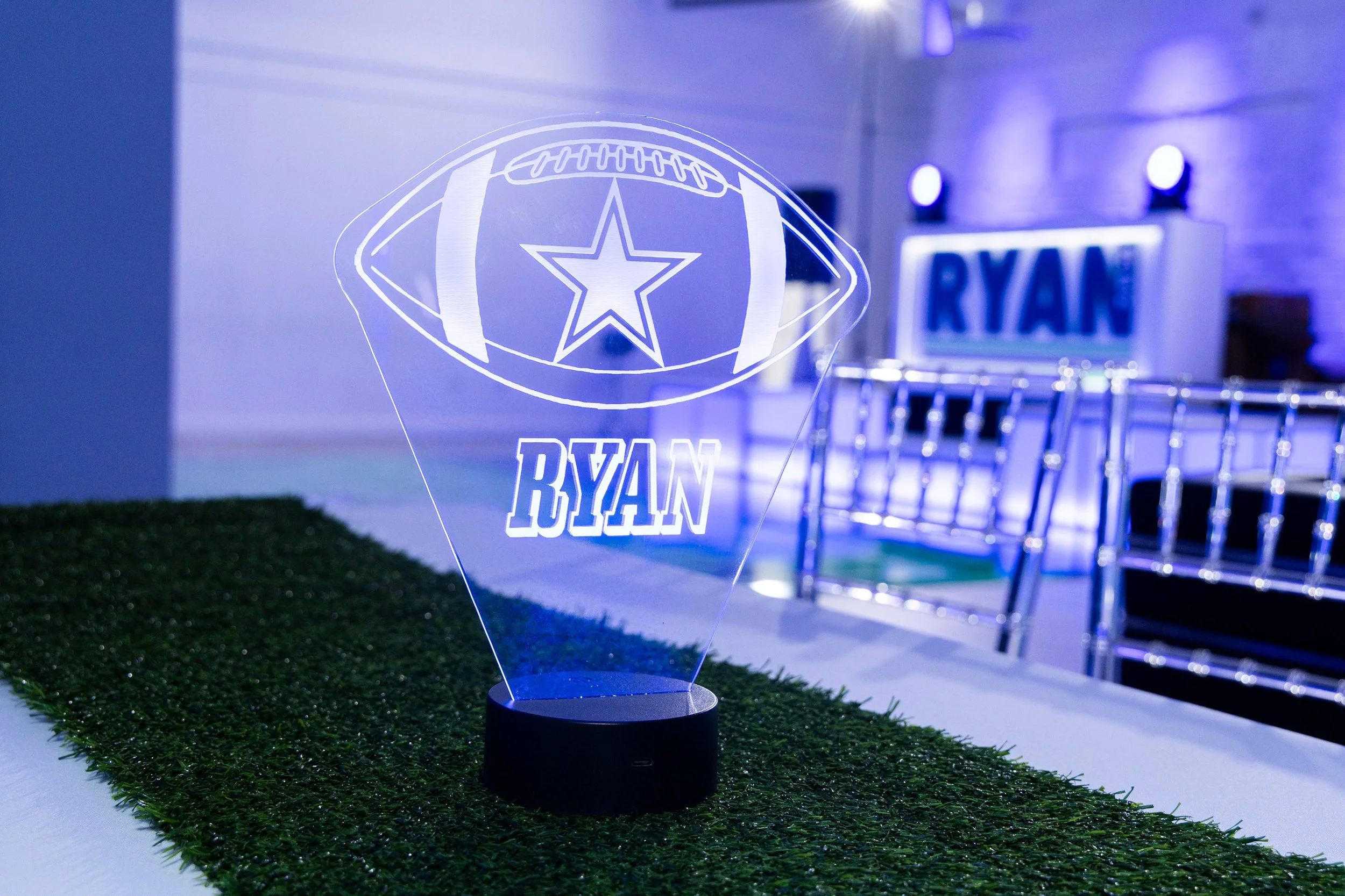 Dallas Cowboys Football_Sports_Blue LED Centerpiece_Bar2.JPG
