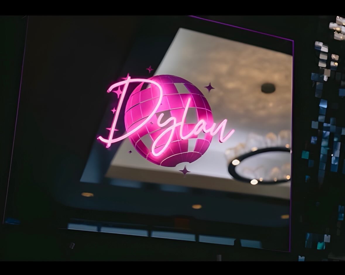 She said yes to the disco 🪩 Dylan&rsquo;s Bat Mitzvah just got a whole lot more iconic. A custom mirrored sign in board with pink neon lighting and disco ball vibes - because every guest deserves a grand entrance 🎉 #batmitzvah #batmitzvahdecor #bat