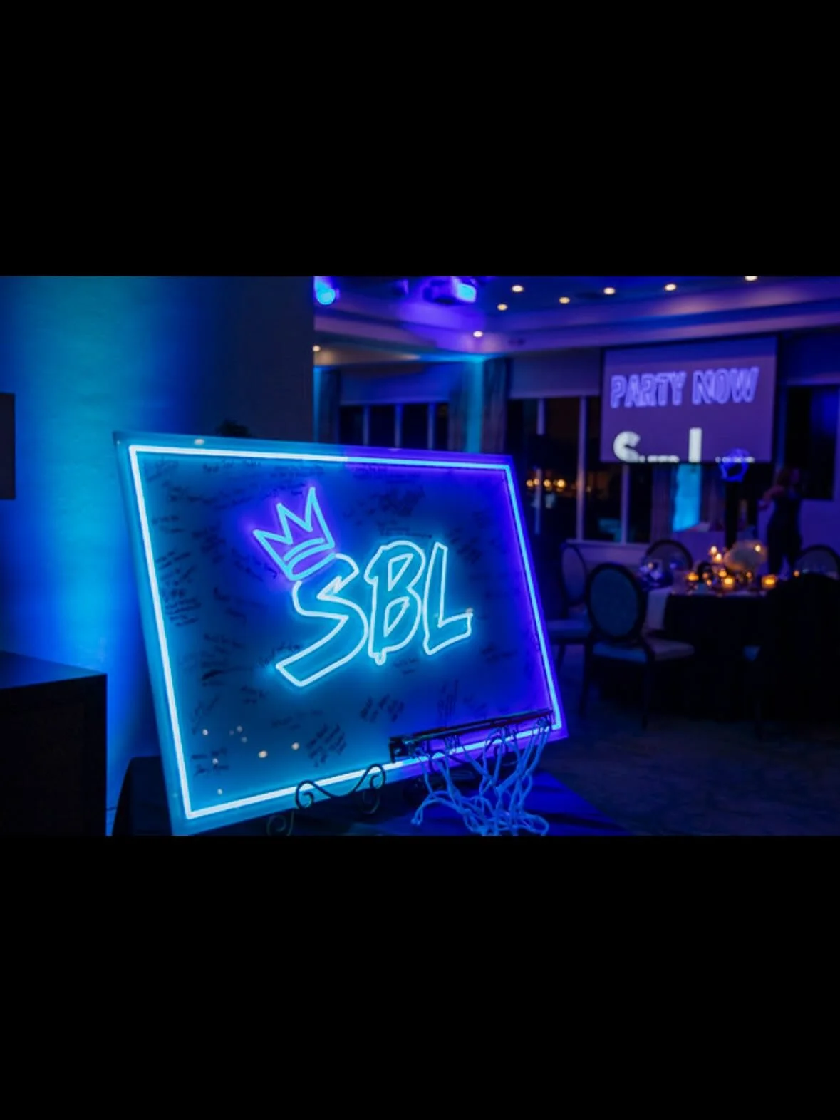 Starting 2026 with a 💥 Sonny&rsquo;s Bar Mitzvah was designed with intention. Cool, modern, sleek, timeless and high impact statement pieces designed to be the talk of the event. After the party his sign in board was hung up in his room and he can u