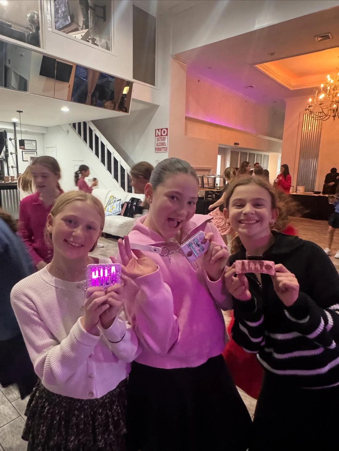 New swag alert 🚨 just in time for 2026 we&rsquo;re excited to announce a brand new addition to our custom swag station. Customizable claw clips, jewelry cases, makeup mirrors and so much more 💅🏼💋💄👜🎀 #mitzvah #simcha #batmitzvah #barmitzvahdeco