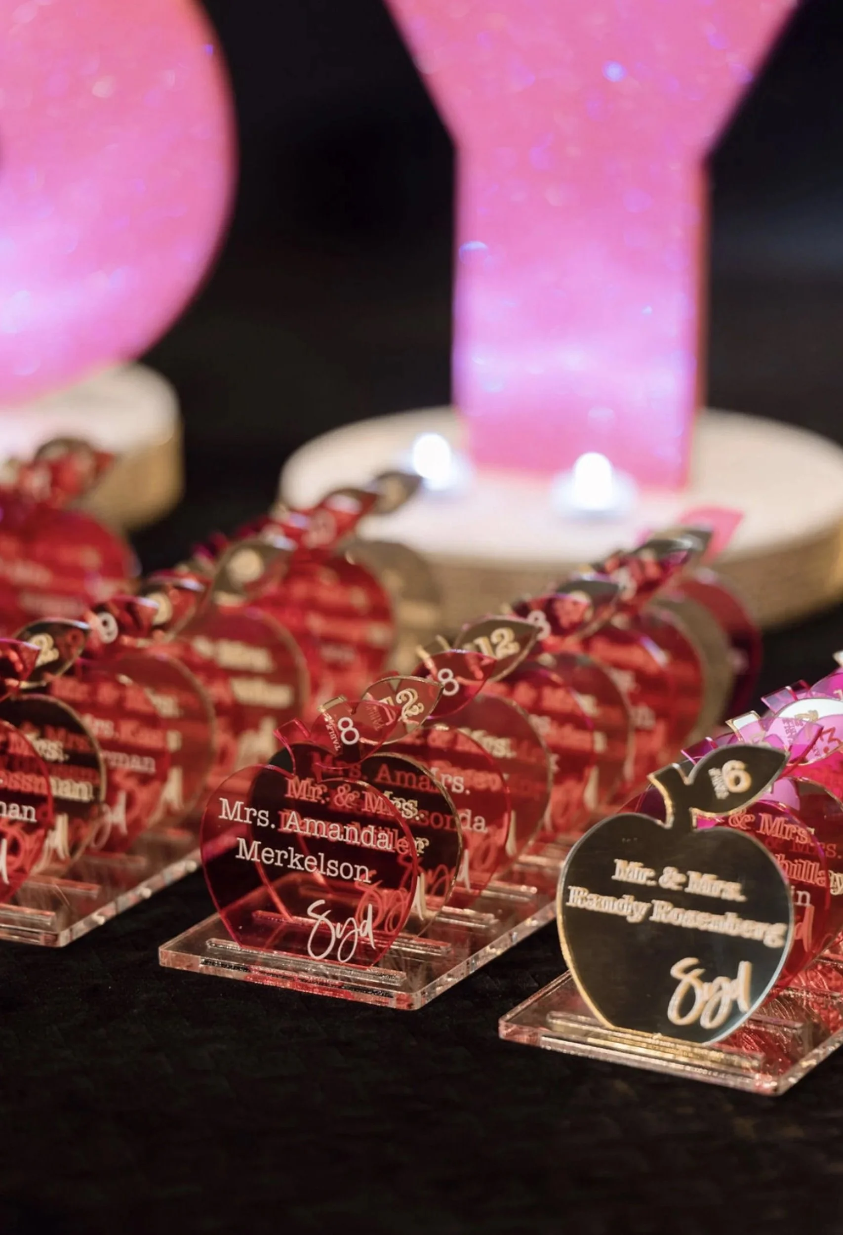 Custom NYC apple shaped escort cards.
