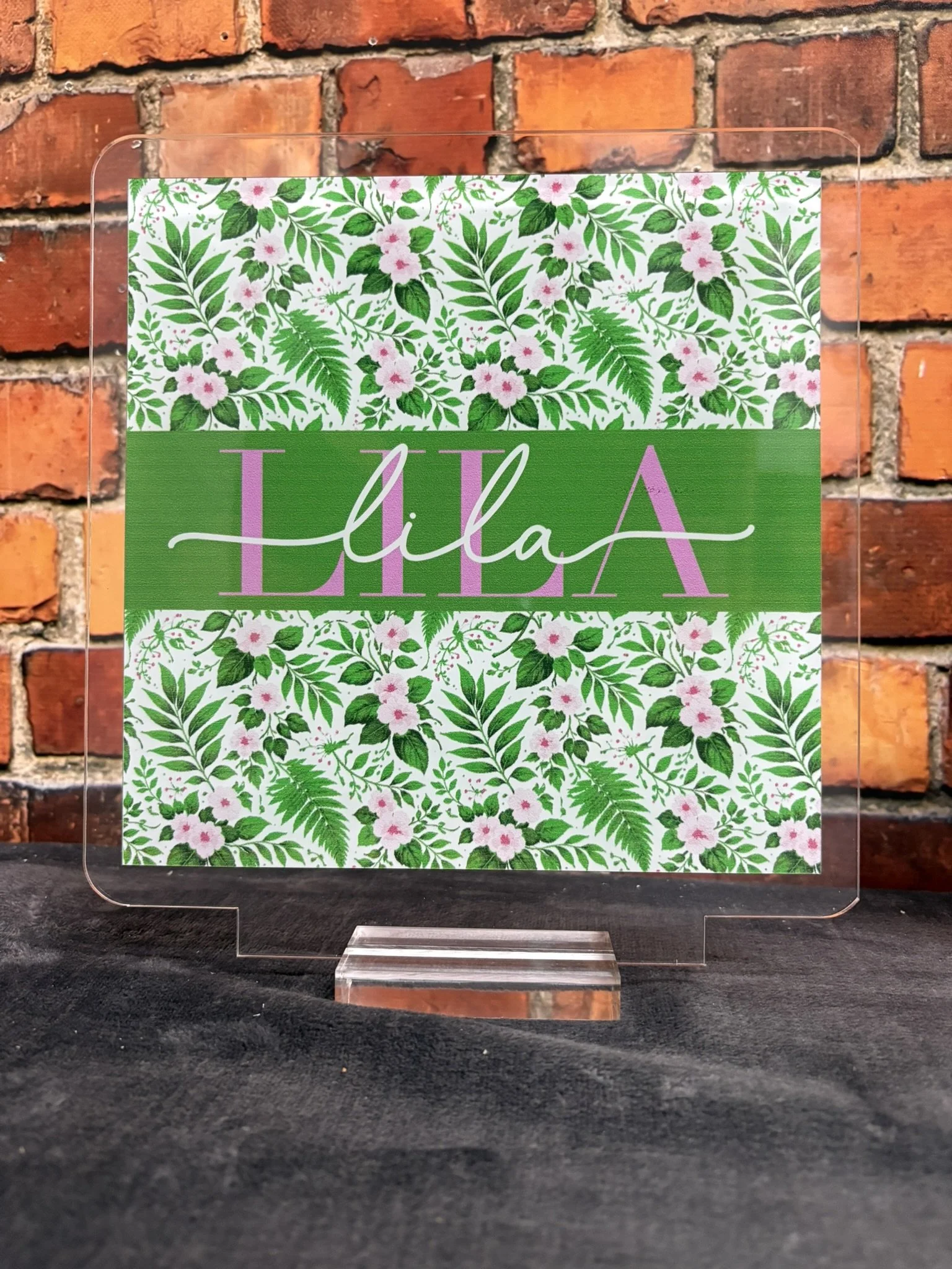 Floral acrylic centerpiece_Pink and green_flowers.JPEG