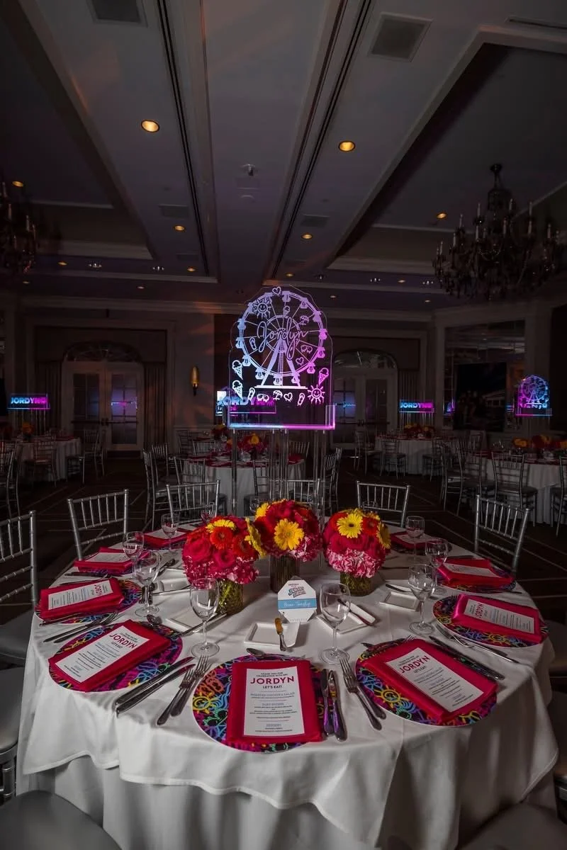 Large LED Centerpiece_Ferris Wheel_Blue and pink_Ombre.JPG