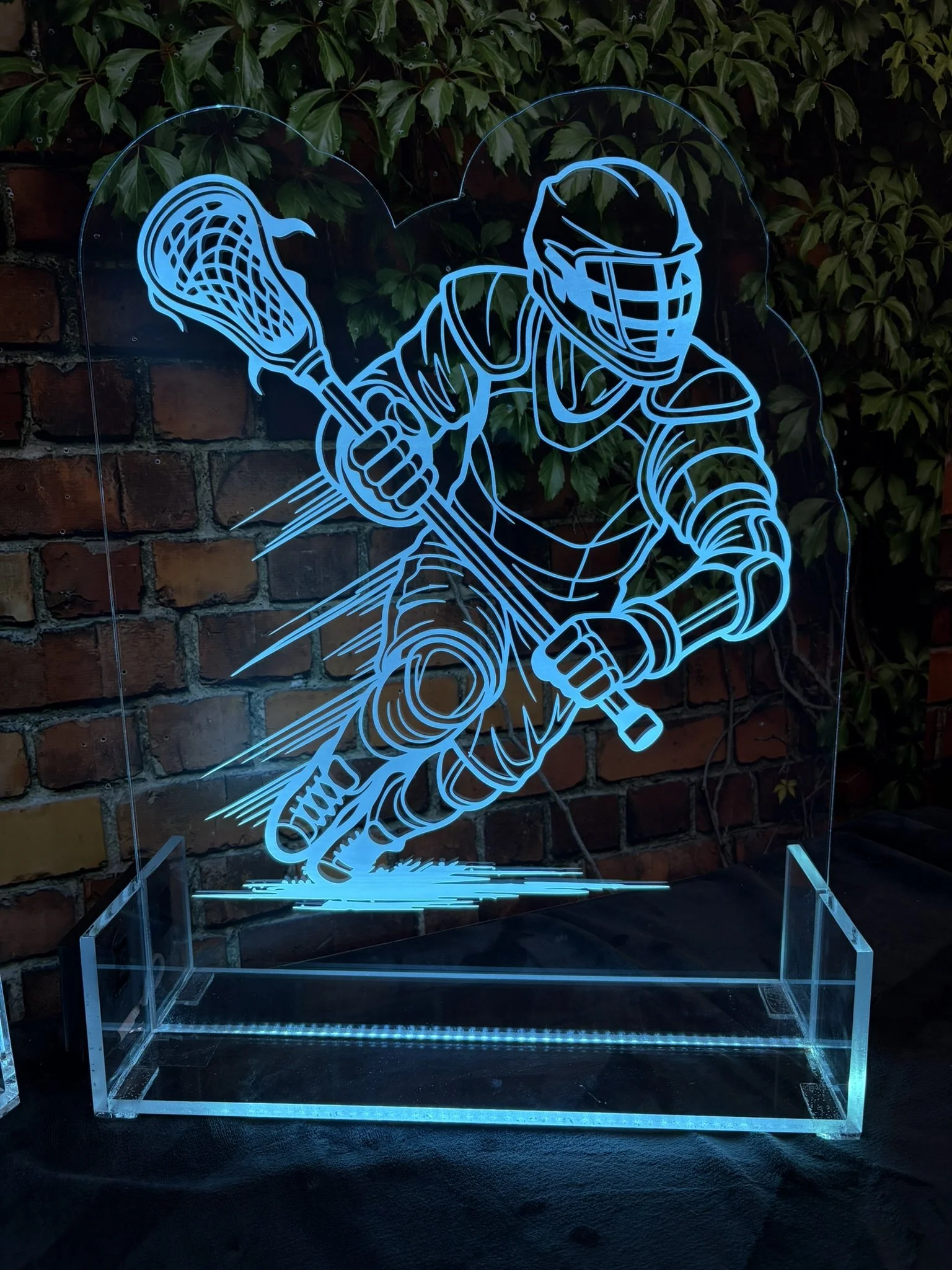 Large LED Centerpiece_Blue_Lacrosse_Sports_Bar.JPEG