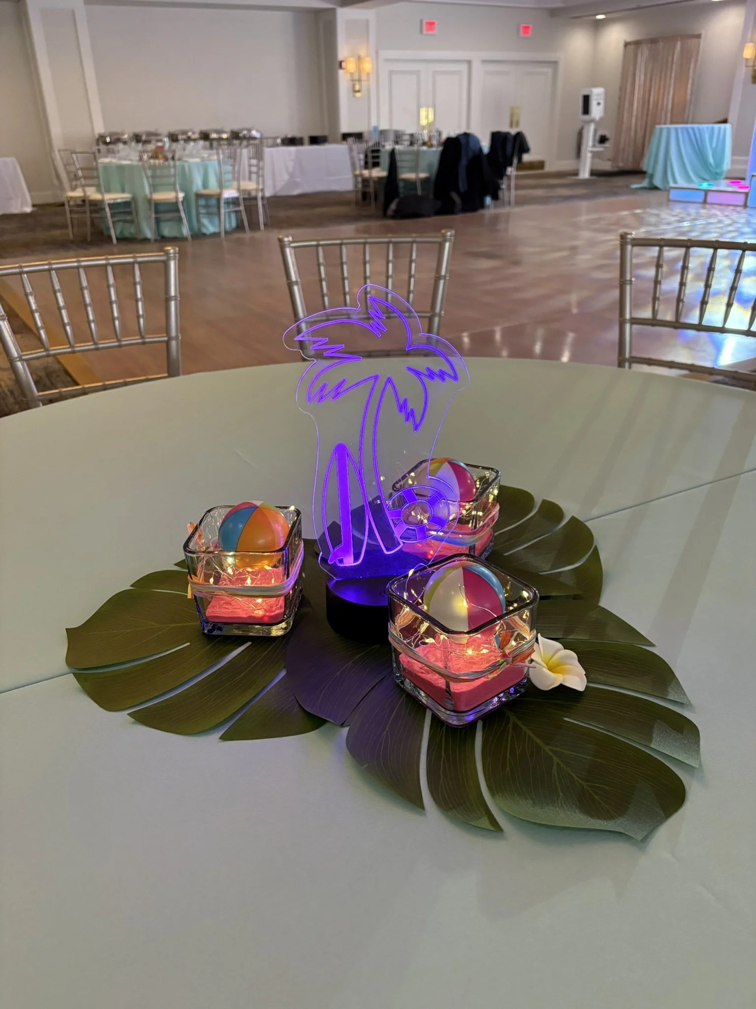 Palm Tree LED Centerpiece_Purple_Bat_Summer_Tropical_Beach.JPEG