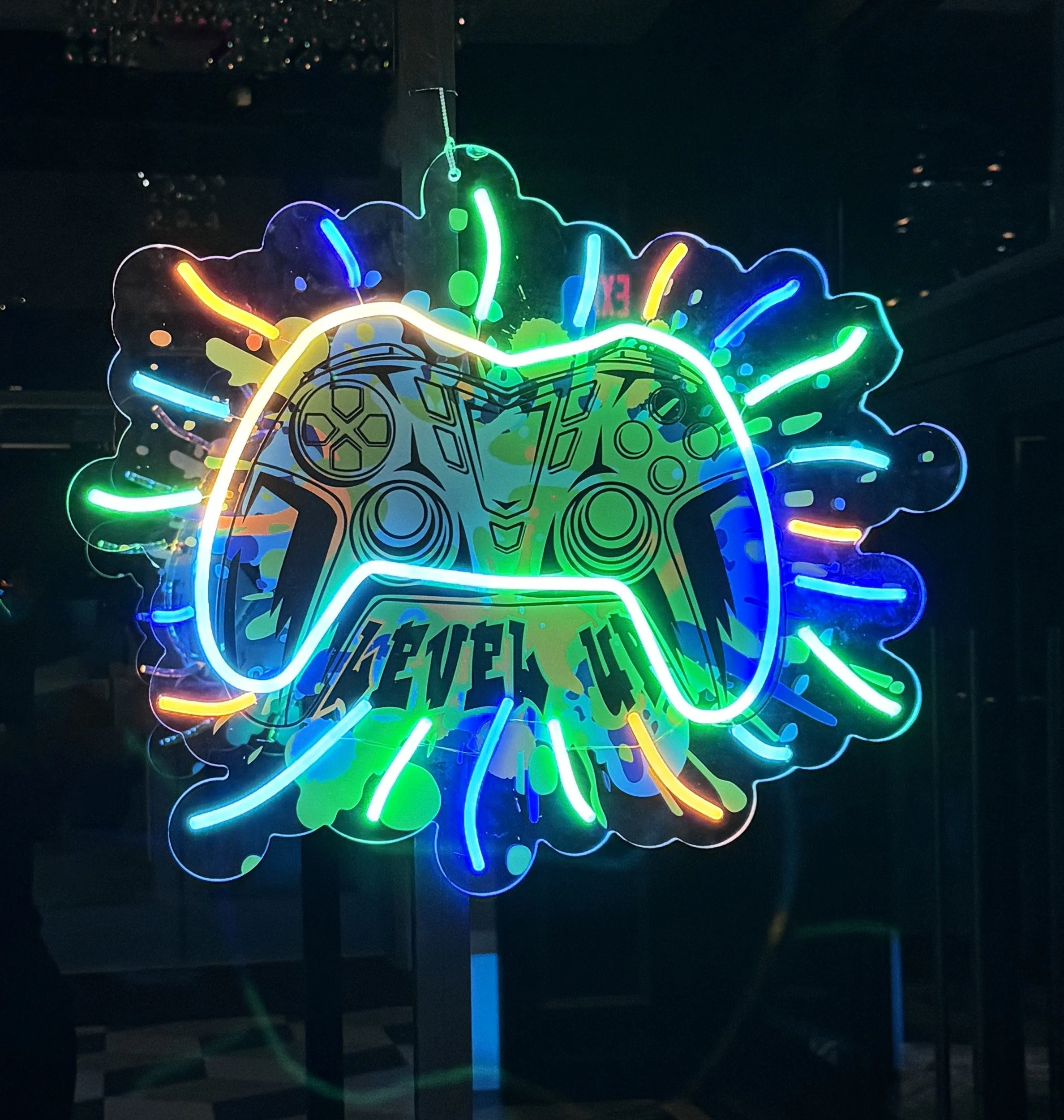 Controller Neon 1.jpg