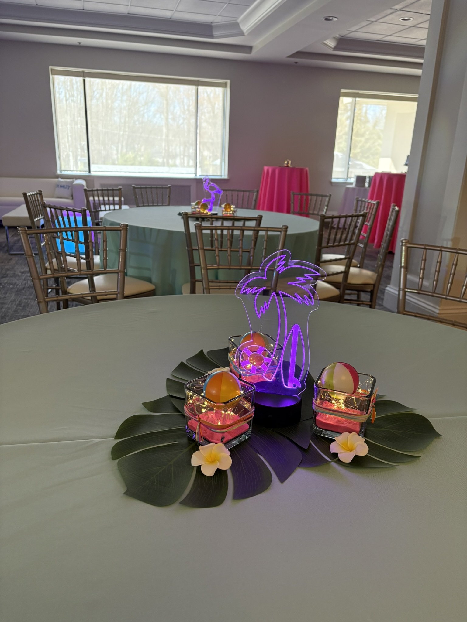 Palm Tree LED Centerpiece_Purple_Bat_Summer_Tropical_Beach3.JPEG