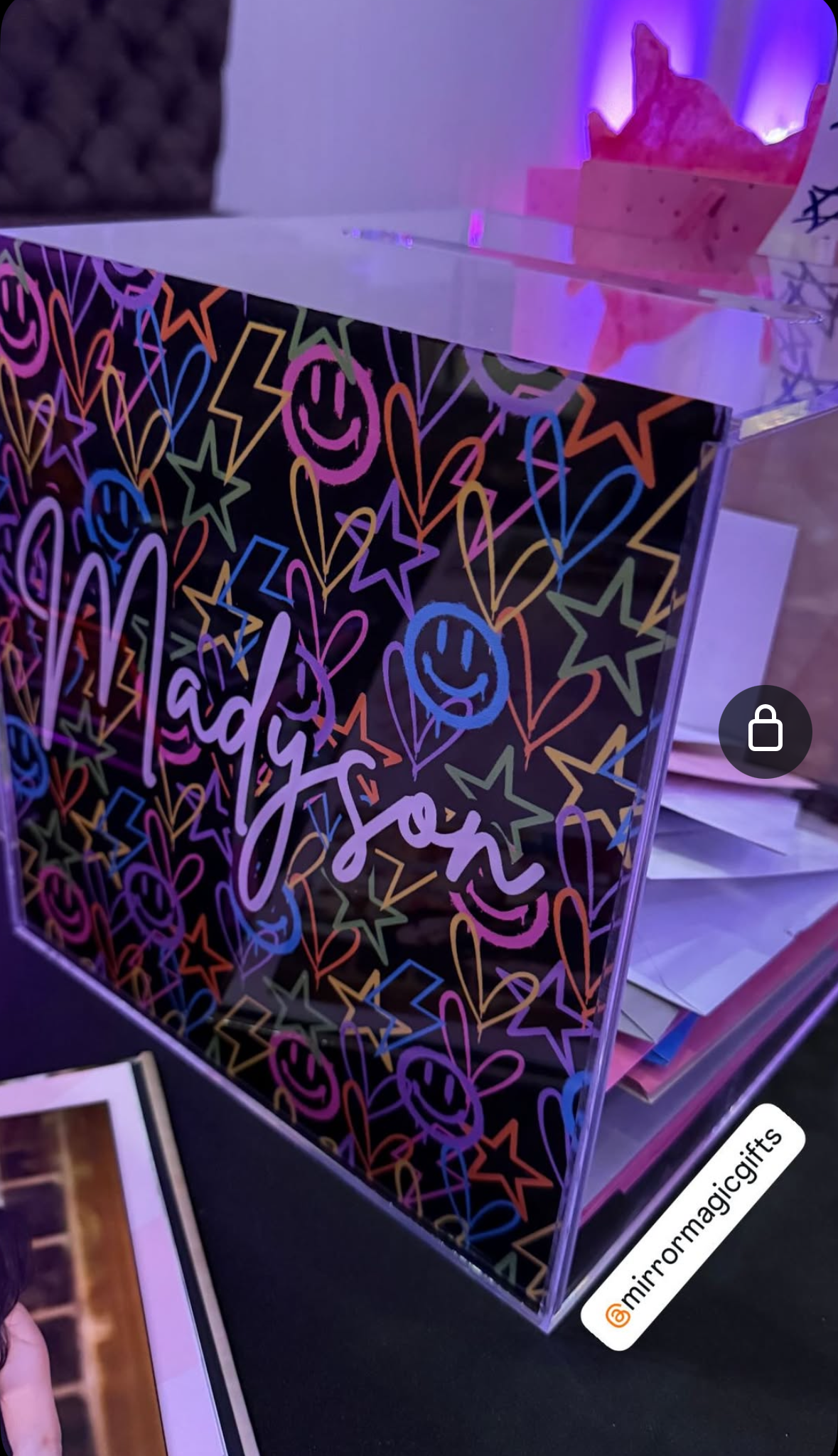 Gift Box_Smiley Face_Stars_Madyson.PNG