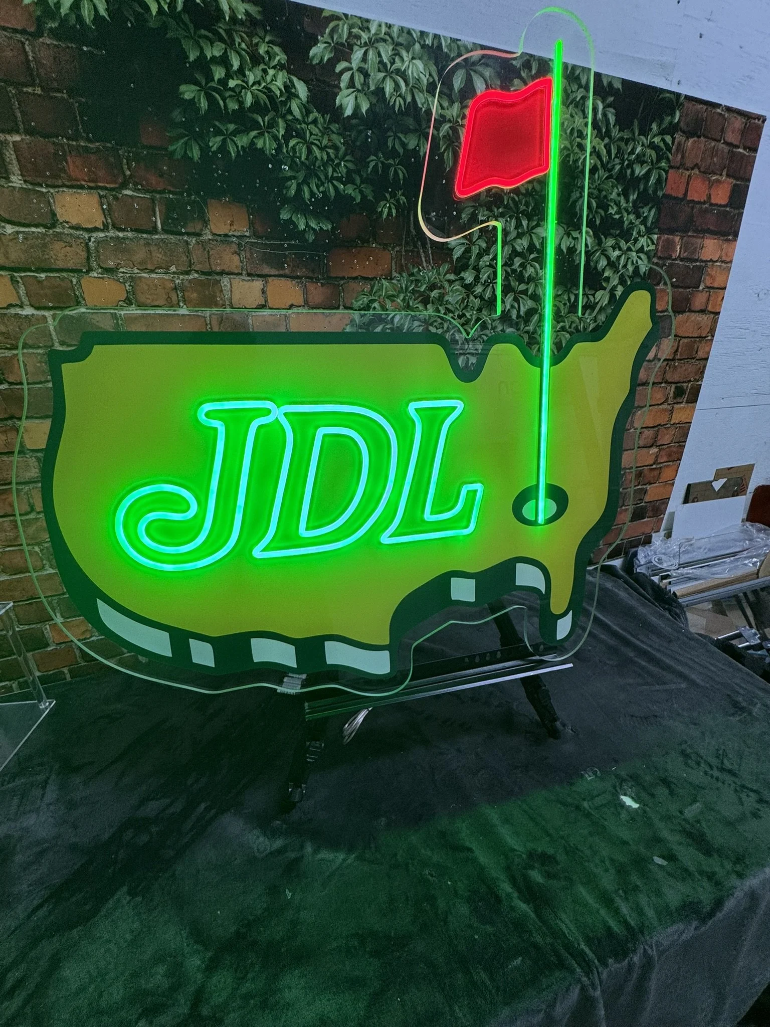 Golf_Masters_Neon sign in board_Custom shape_Initials_Bar2.JPEG