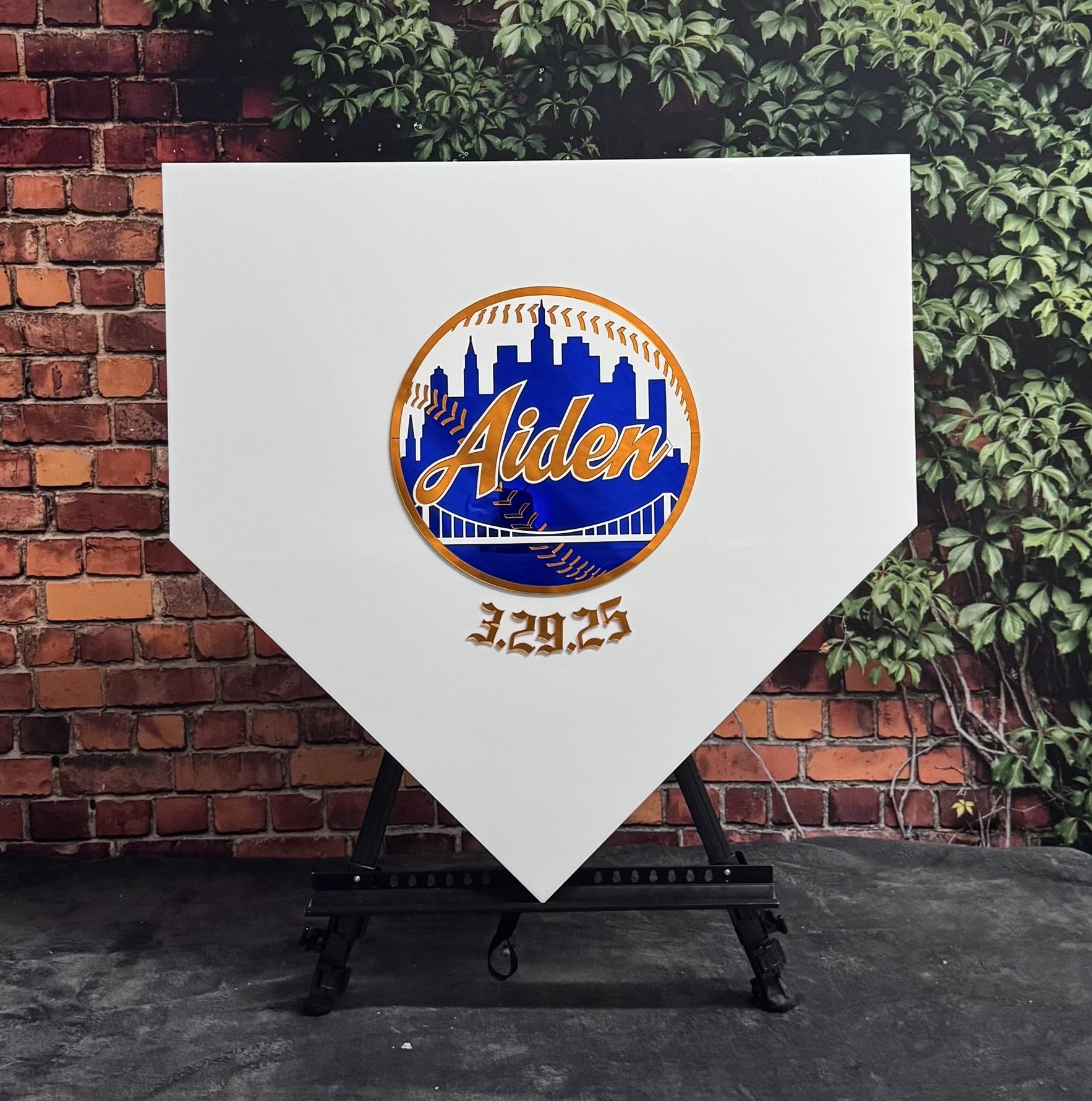 Mets Baseball Diamond_Sports_Blue mirror_Bar.JPEG