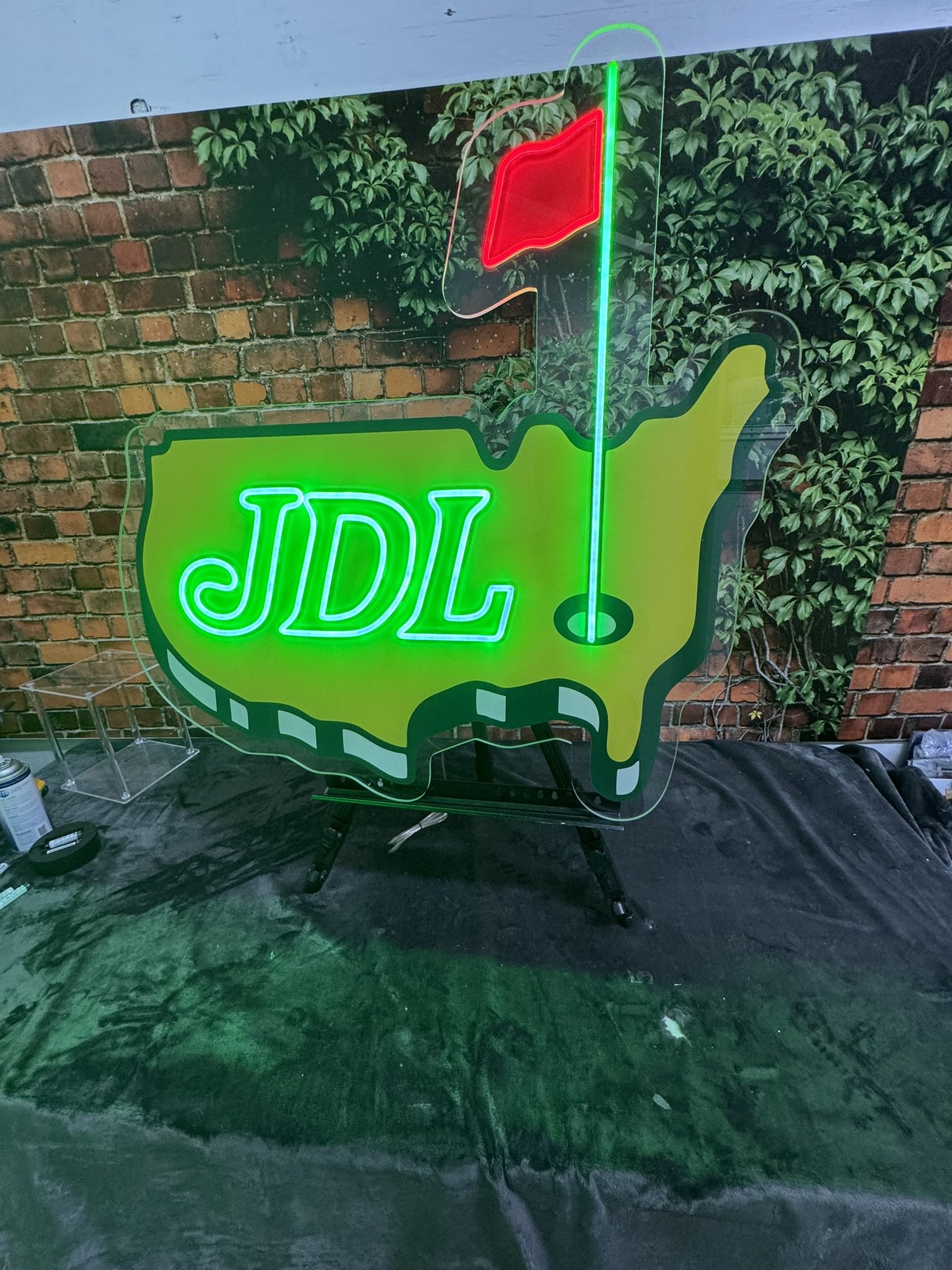 Golf_Masters_Neon sign in board_Custom shape_Initials_Bar4.JPEG