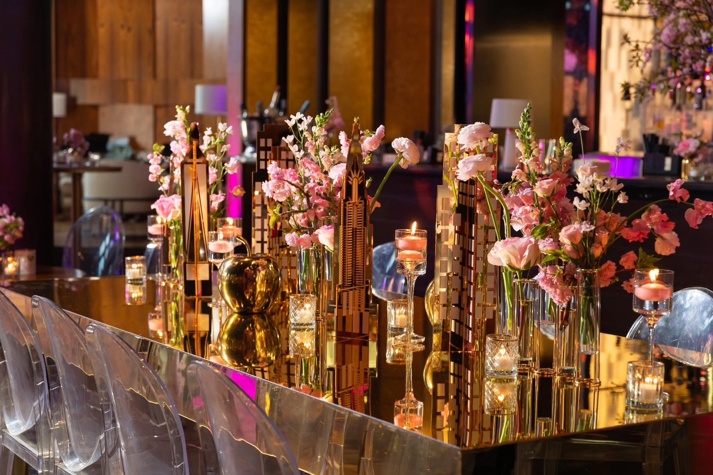 Gold Mirror Skyscraper Centerpiece_NYC_New York City_Bat17.jpg