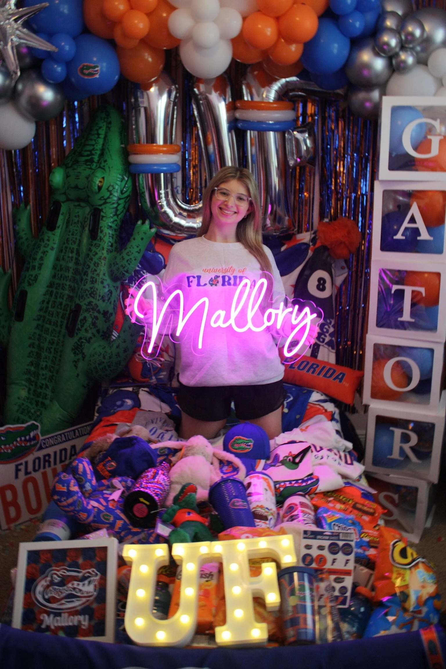 Neon sign_Script_Pink_Bat.JPG