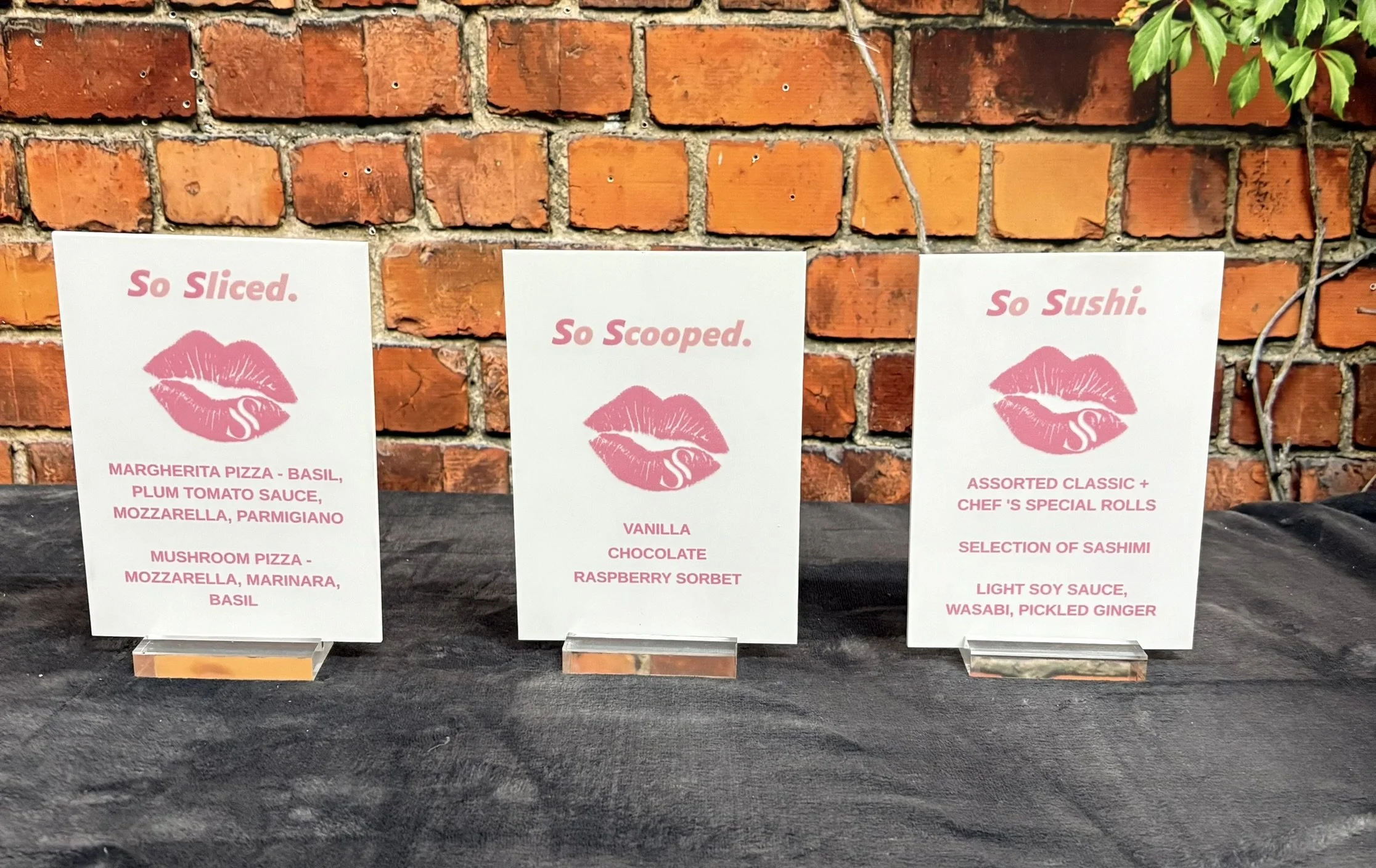 White acrylic menu_Pink_Kiss_Lips_love__pink2.JPEG