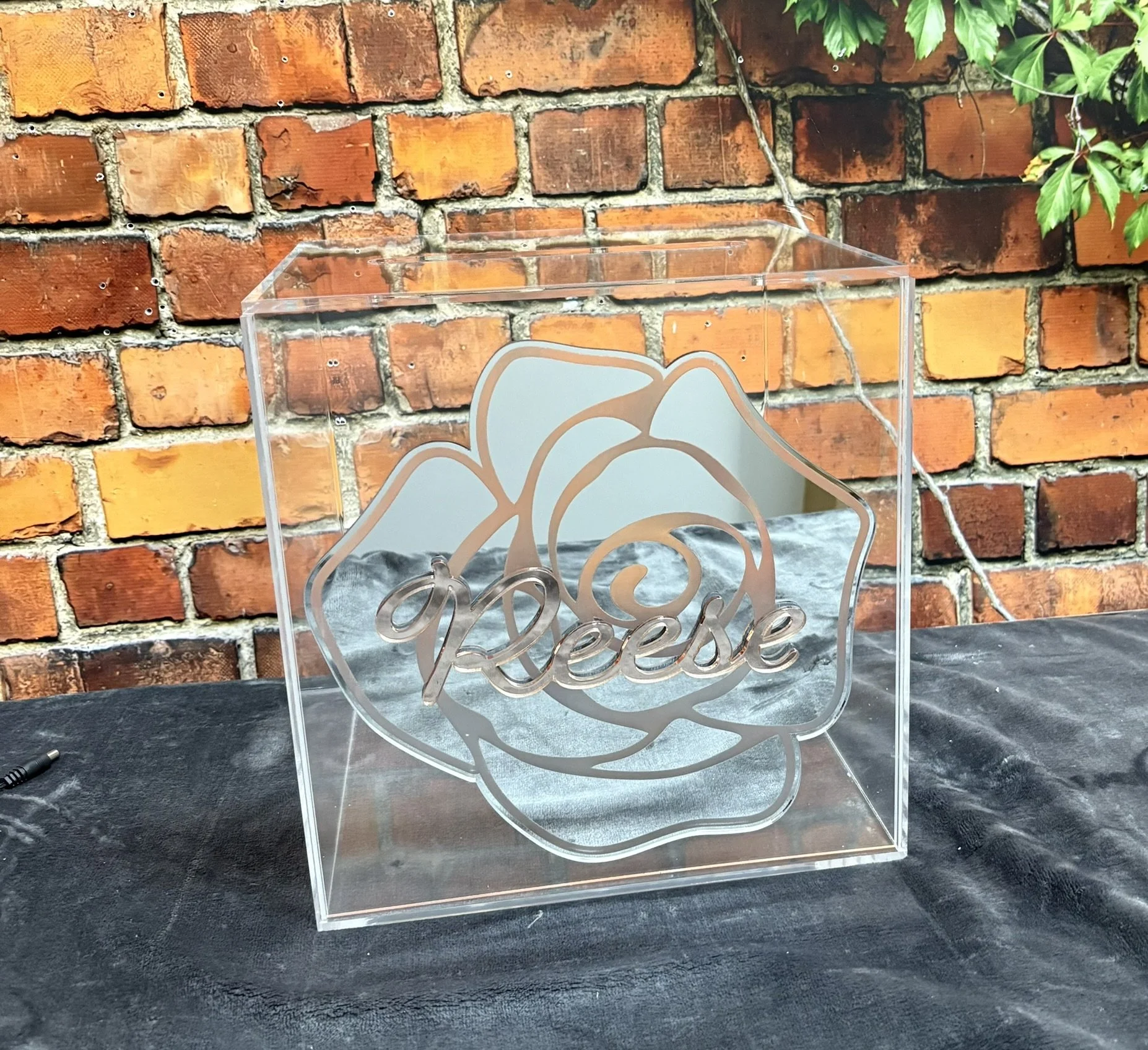 Mirrored Rose Gift Box_Silver and light blue_Flower_Bat.JPEG