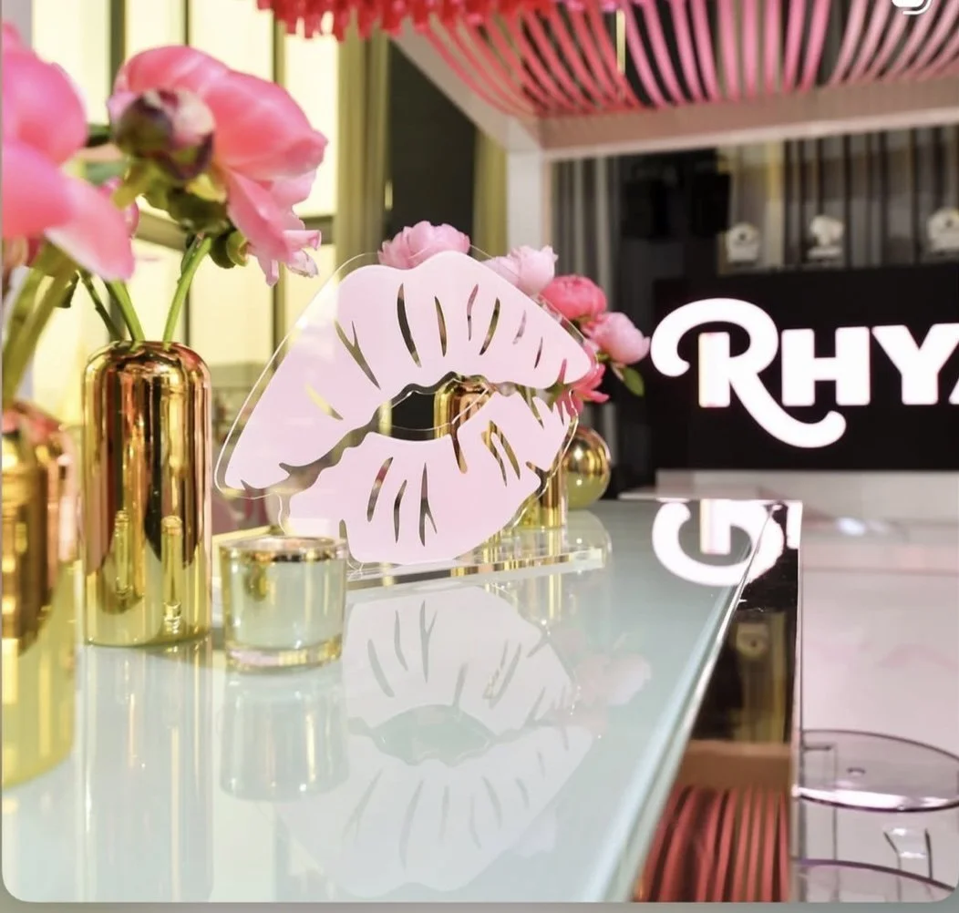 Acrylic Lips Centerpieces_Love_Kiss_Light pink_Bat.JPEG