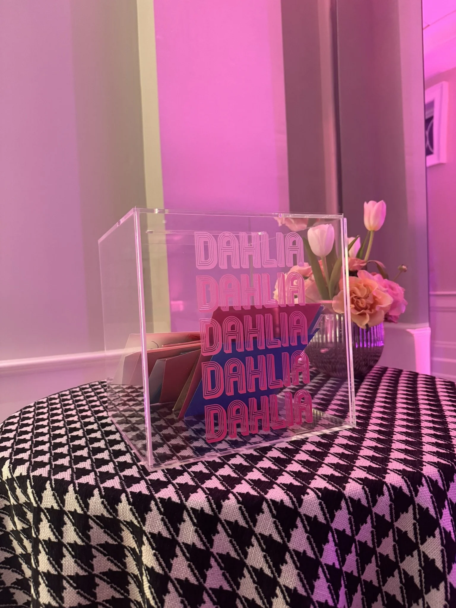 Name repeated acrylic gift box_Gradient_Pink_Bat2.JPEG