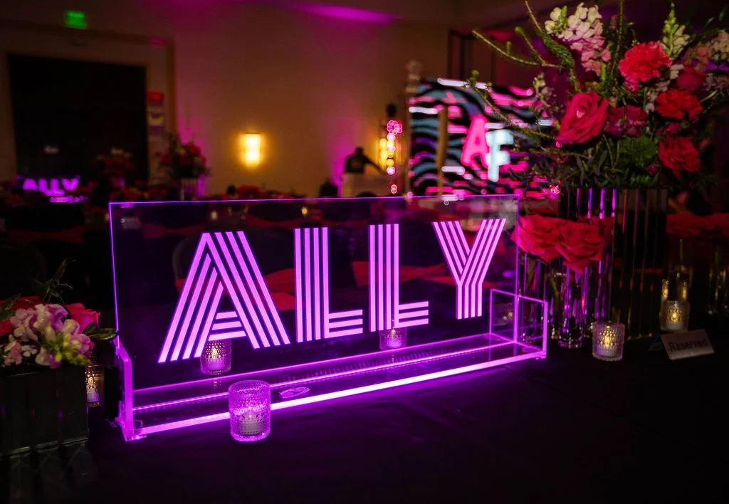 Large LED Centerpiece_Mulit-line_Bat.2.JPG