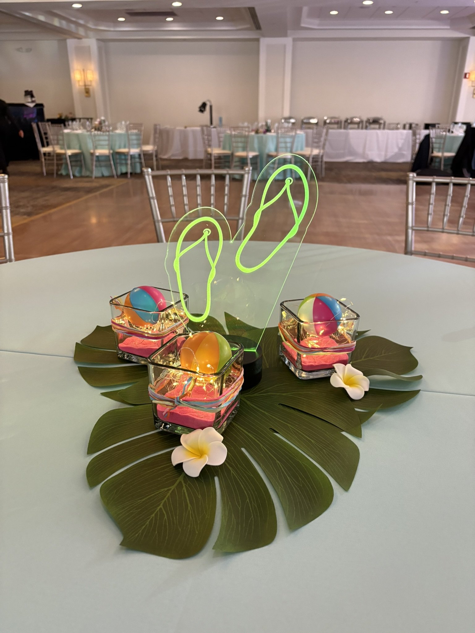 Flip Flops LED Centerpiece_Beach_Summer_Bat.JPEG