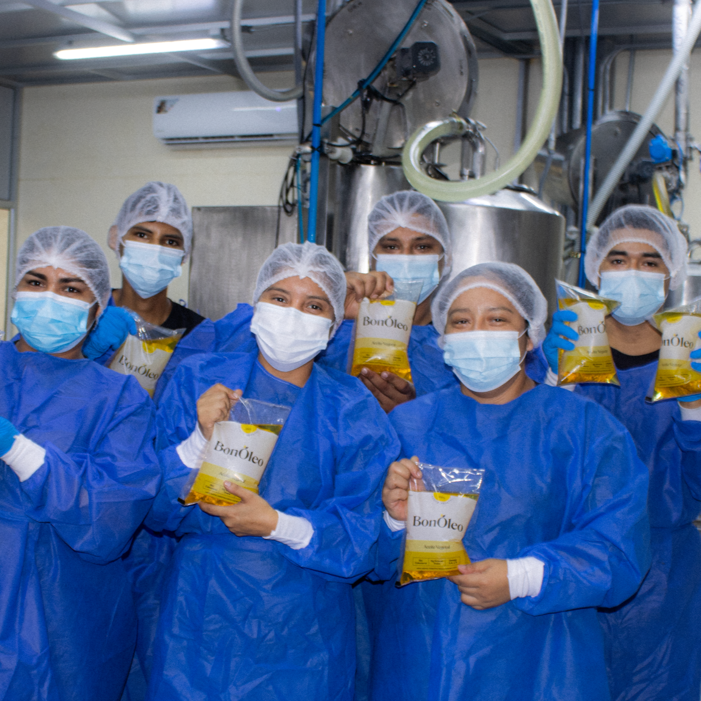 Operamos bajo procesos industriales estandarizados, con controles de calidad, condiciones higiénicas estrictas y consistencia en cada lote producido.