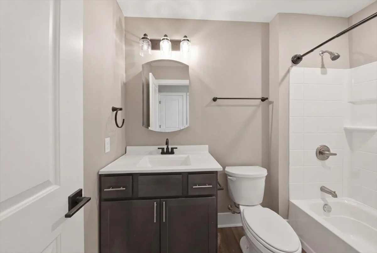 47-Display Unit Bathroom 2.jpg