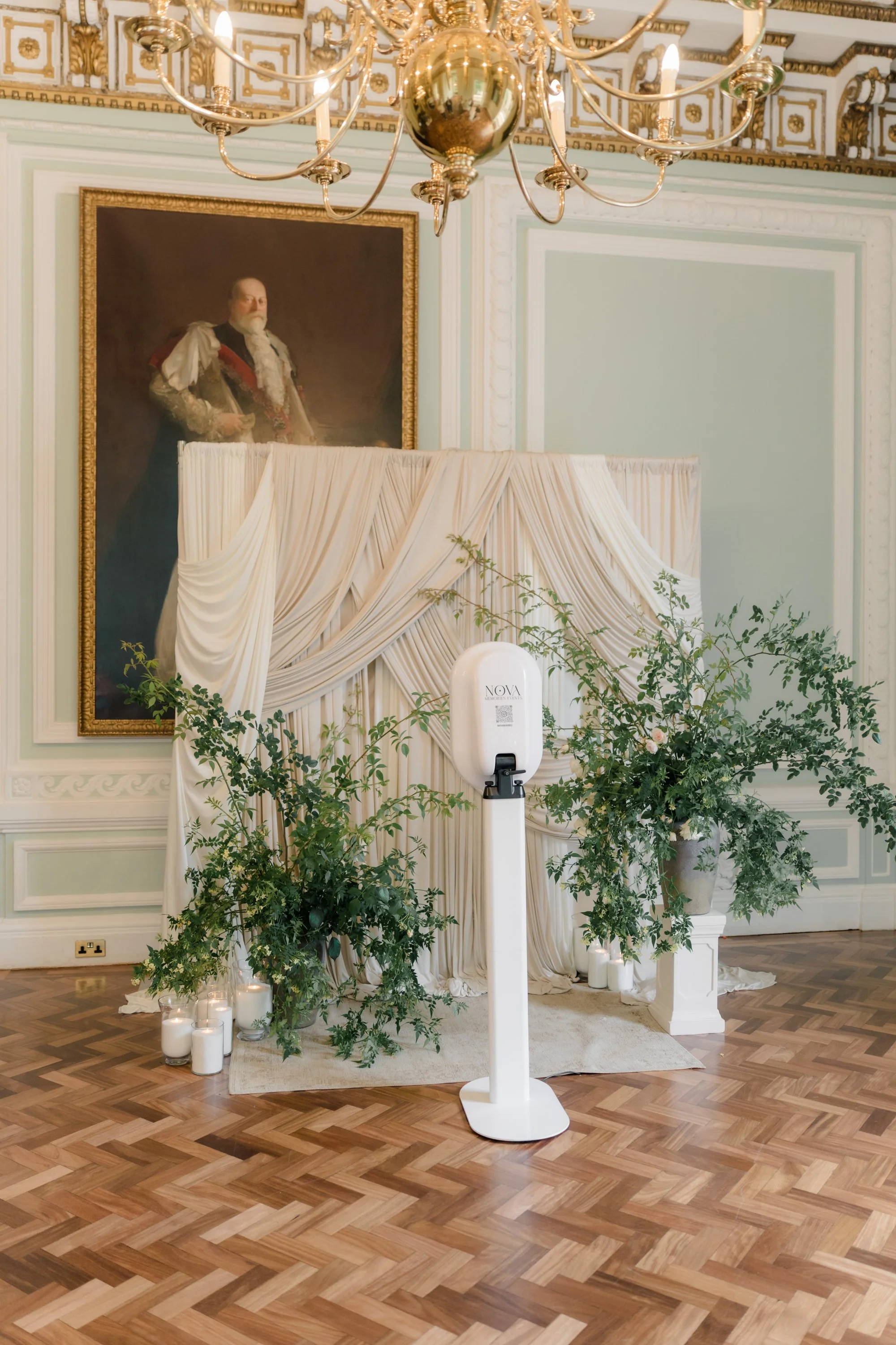 Carltonhouse-Photobooth-draping-backdrop