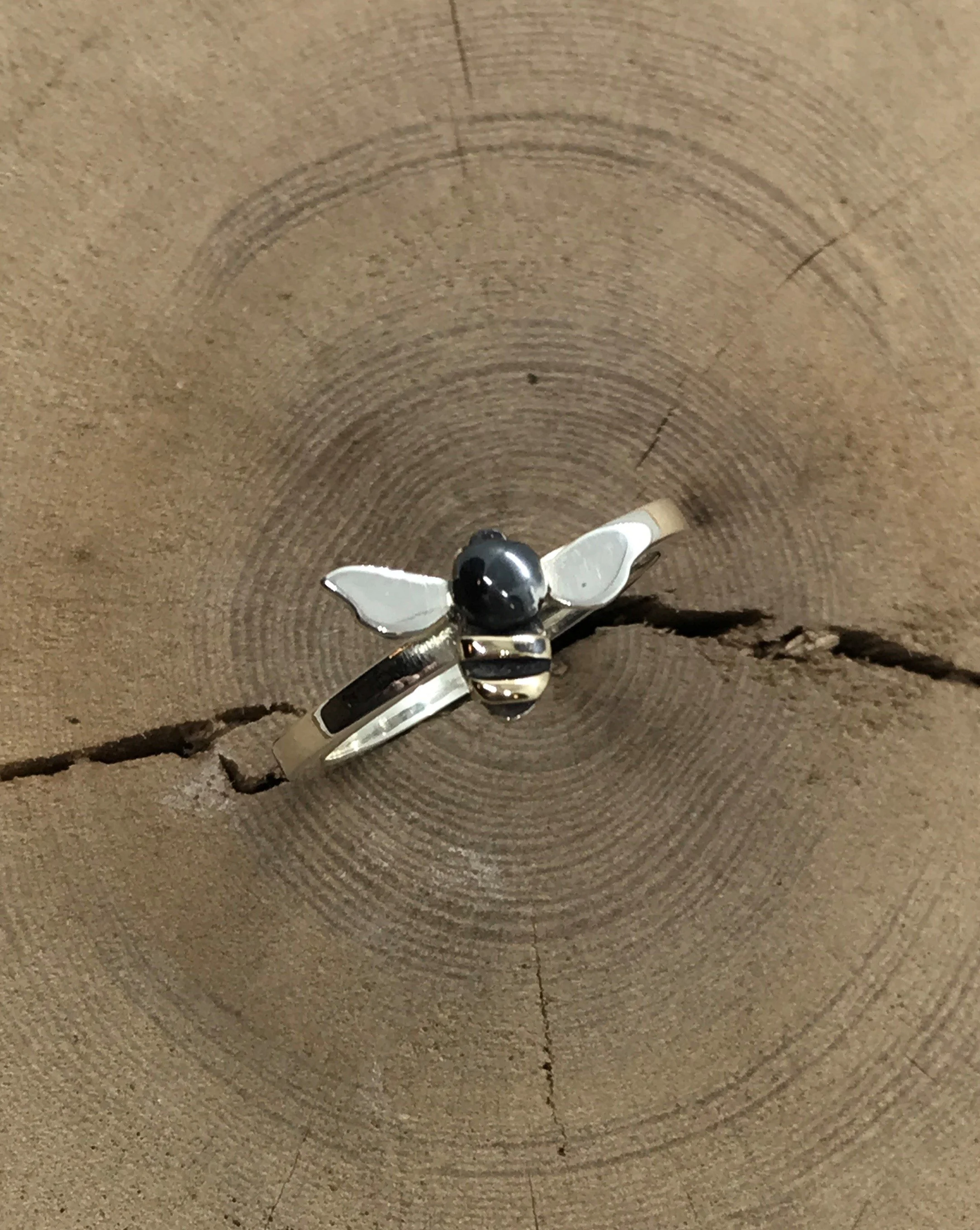 Bee ring