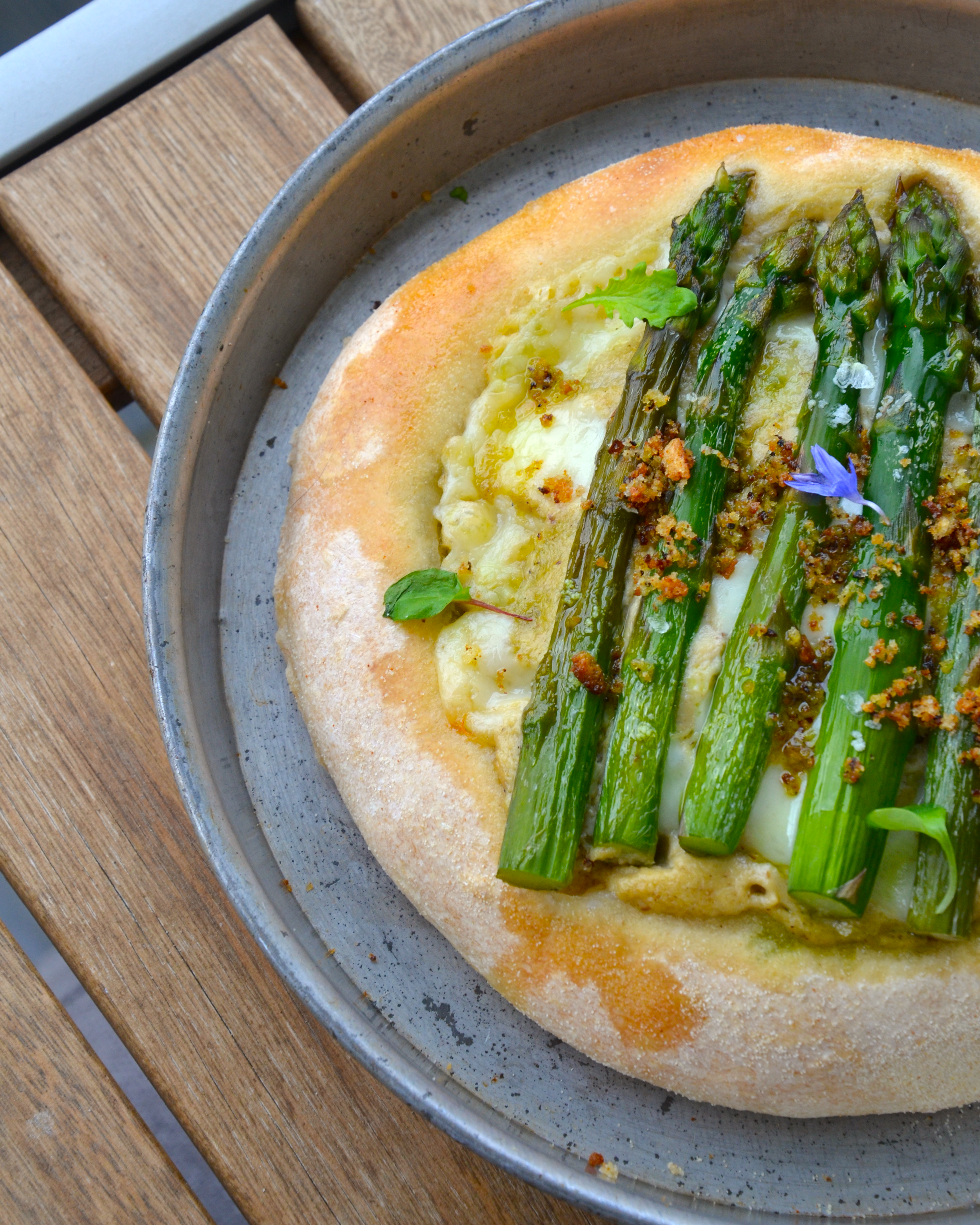asparagus flatbread with artichoke cream &amp; kefalotyri cheese</span>