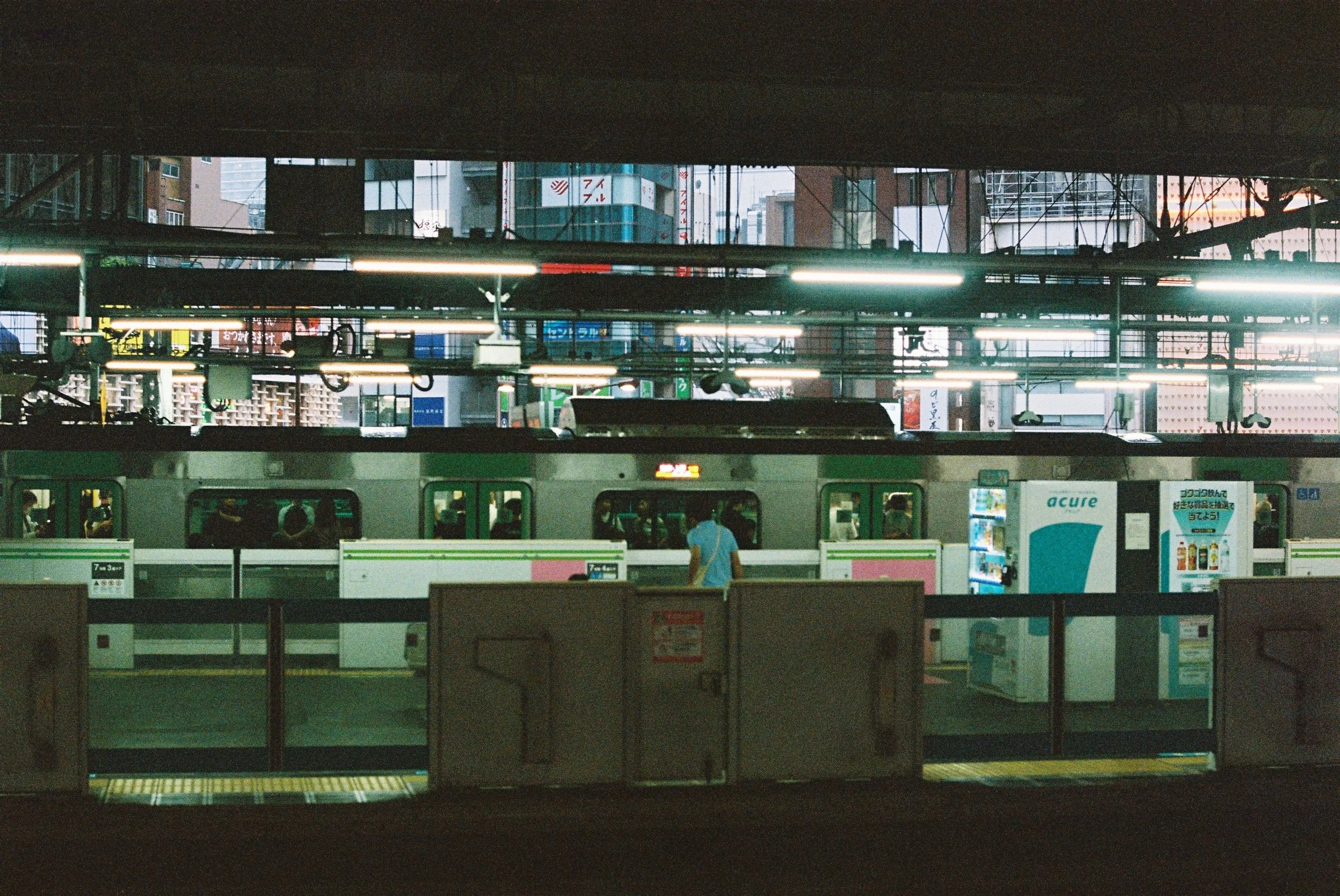 R1-03237-0037.JPG