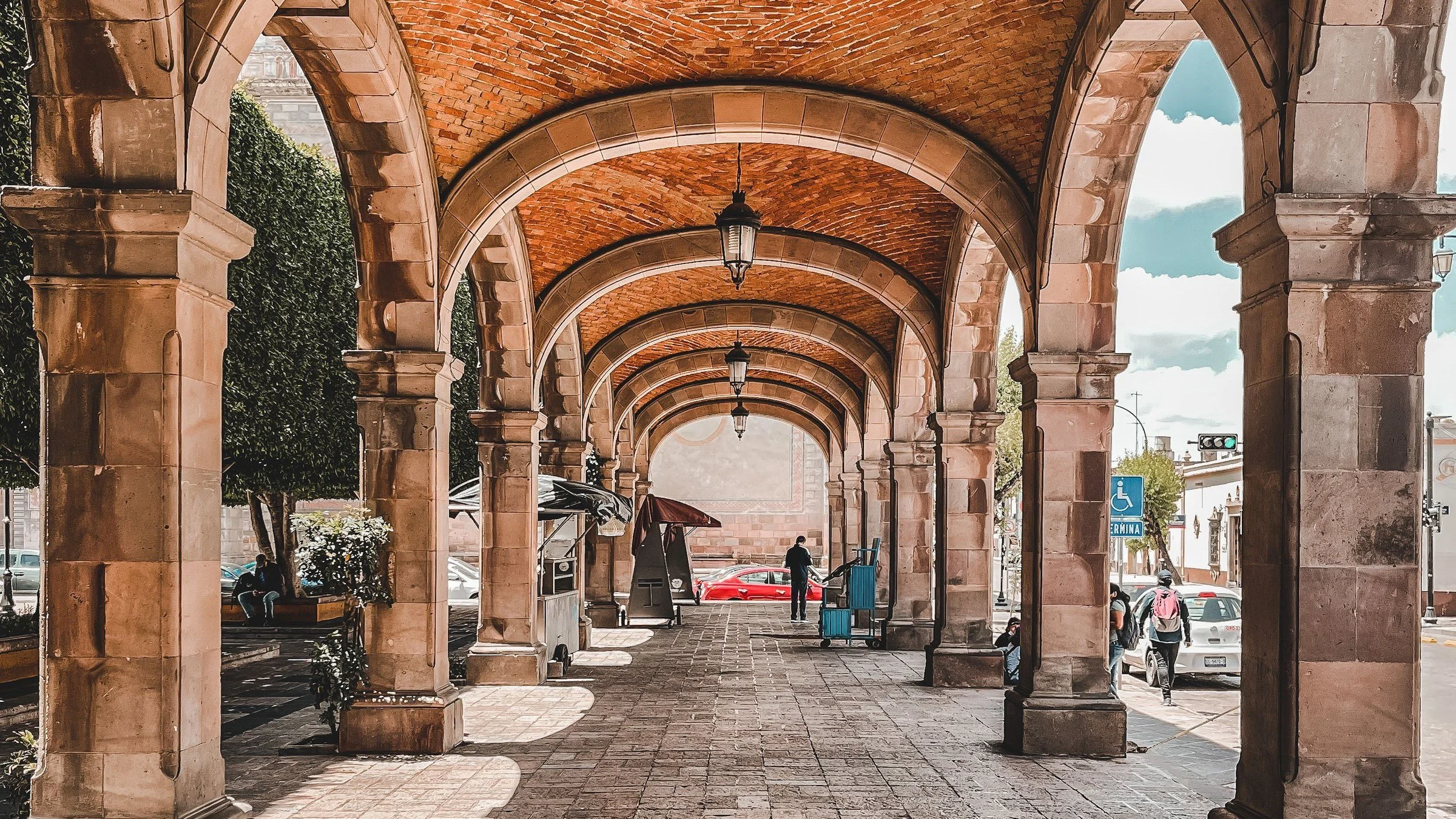 Cantera arcade in Querétaro’s historic centre