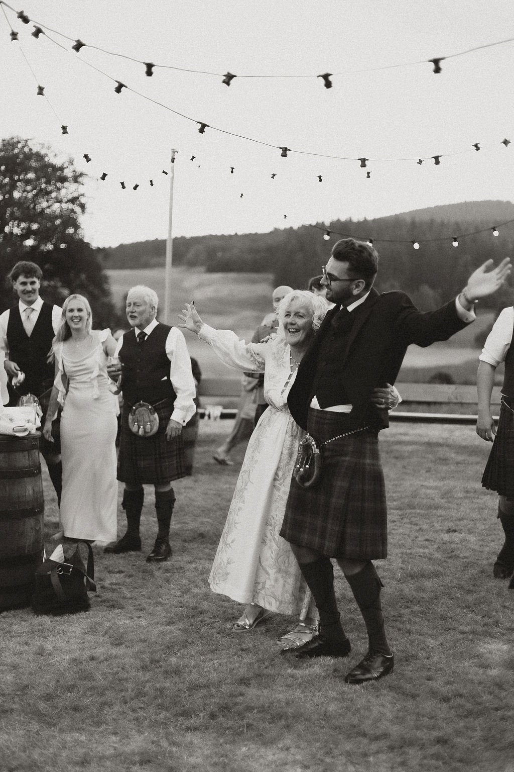 EditorialDocumentaryWeddingBallogieHouseScotlandUK-HeatherMcKayPhotography-Fiur-3.jpg