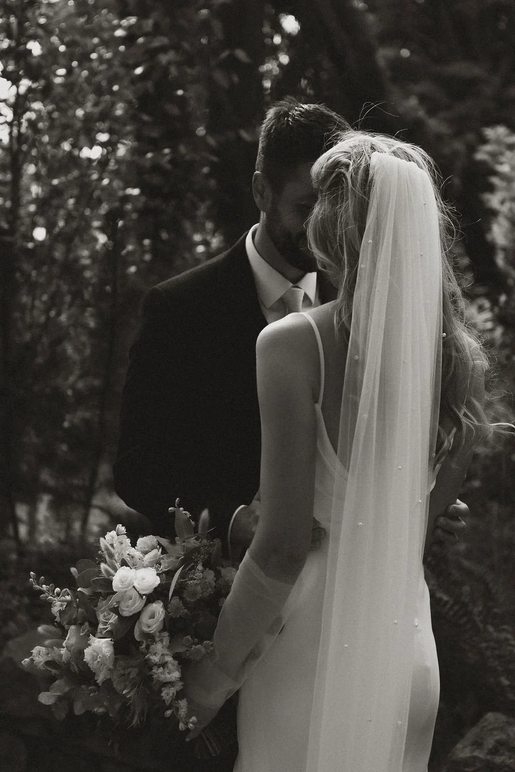 EditorialWeddingCairnsFarmScotlandUK-HeatherMcKayPhotography-226.jpg