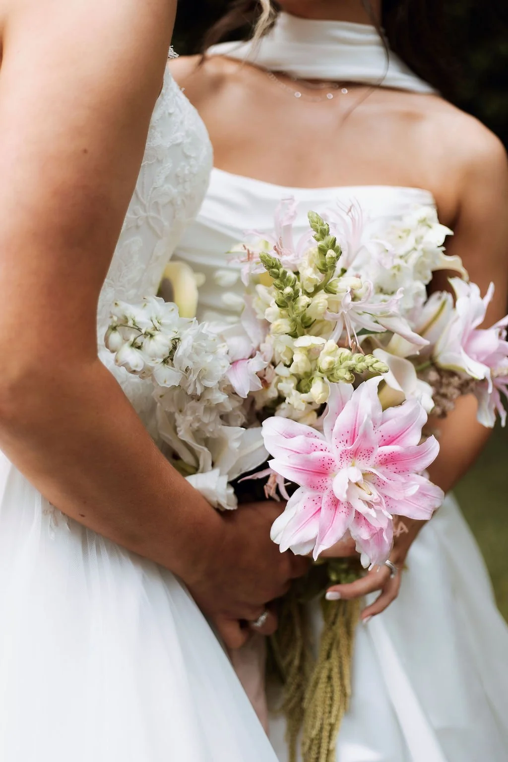 EditorialWeddingBroxmouthCourtyard-HeatherMcKayPhotography-Fiur-13.jpg