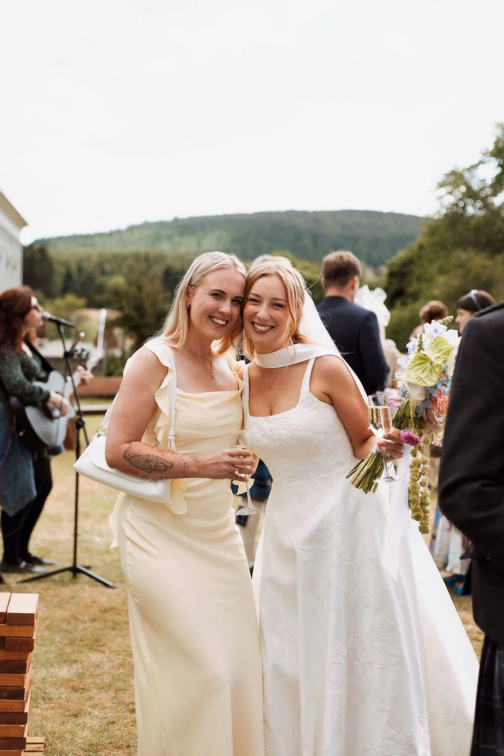 EditorialDocumentaryWeddingBallogieHouseScotlandUK-HeatherMcKayPhotography-Fiur-5.jpg