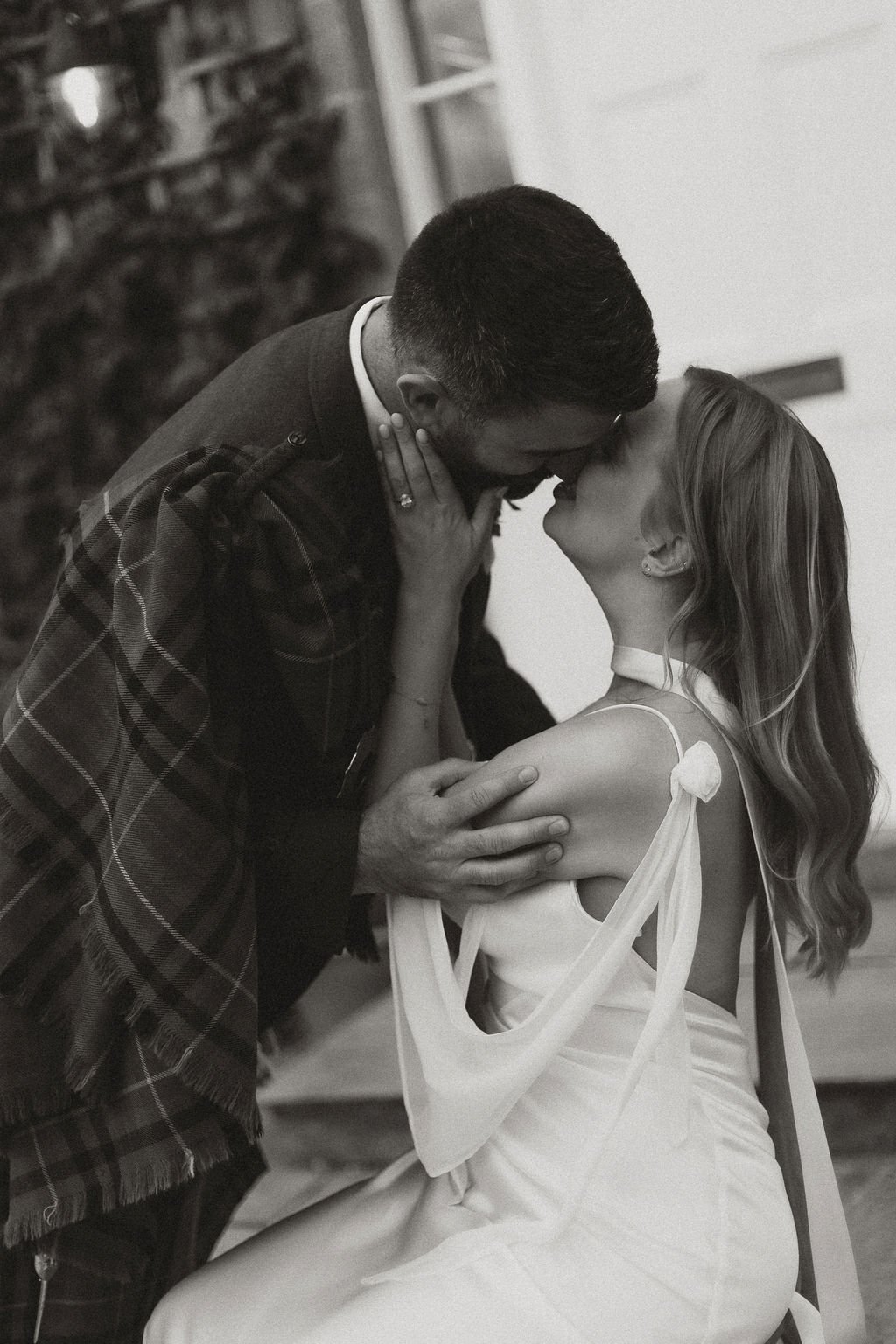 EditorialDocumentaryWeddingBallogieHouseScotlandUK-HeatherMcKayPhotography-Fiur-42.jpg