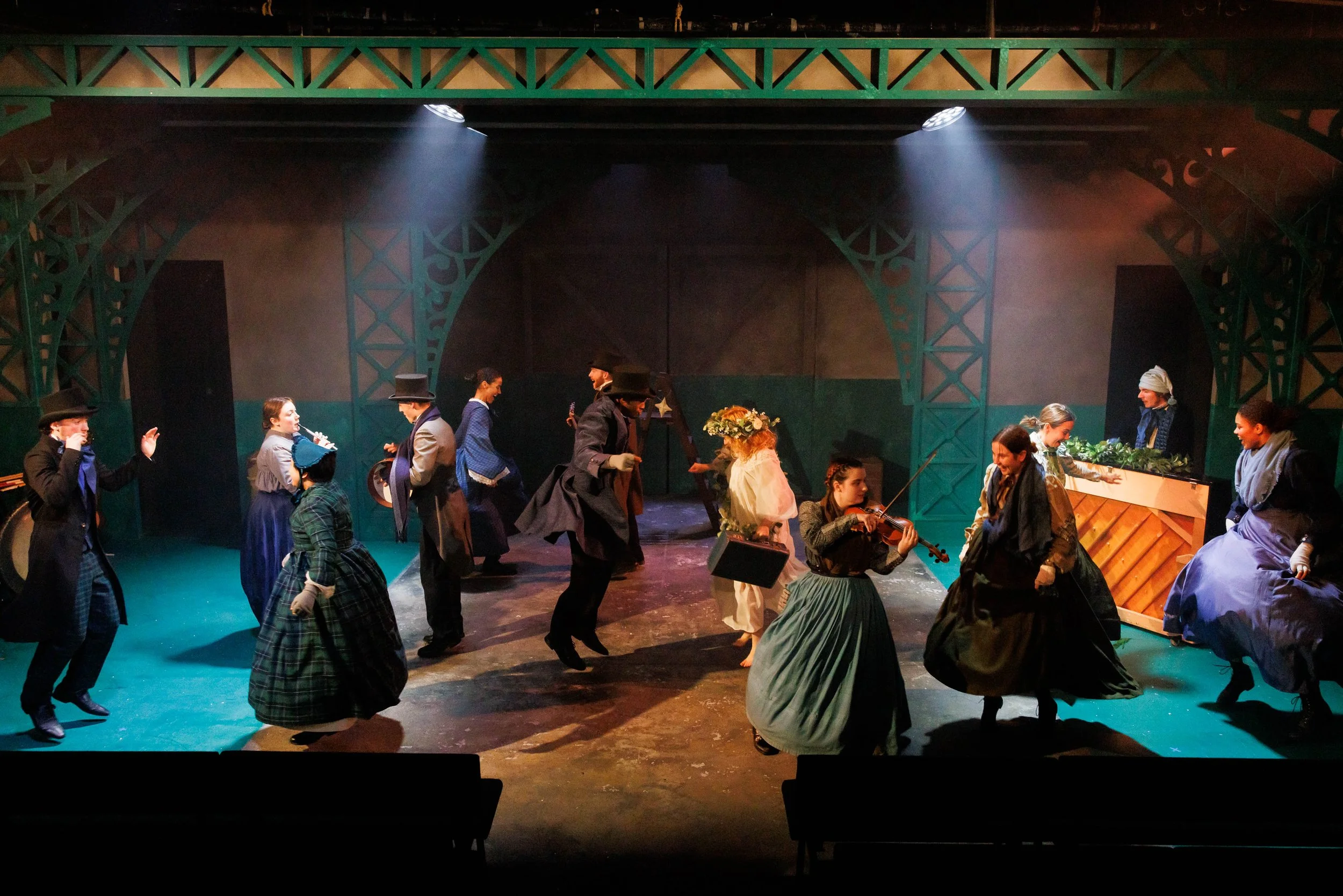 Rose_Bruford_Autumn_Season_Chistmas_Carol_Finals-1973C1A9193[1].jpg