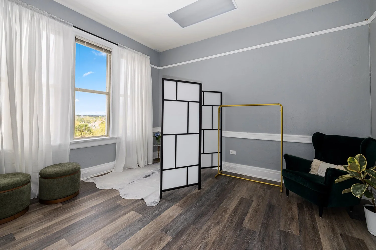 Private dressing space. 